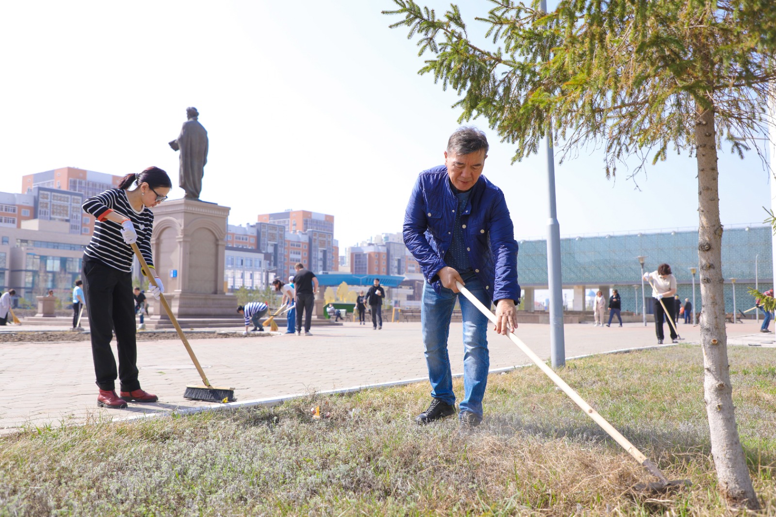 Таза Қазақстан: елордада "Жасыл аймақ" экоапталығы басталды