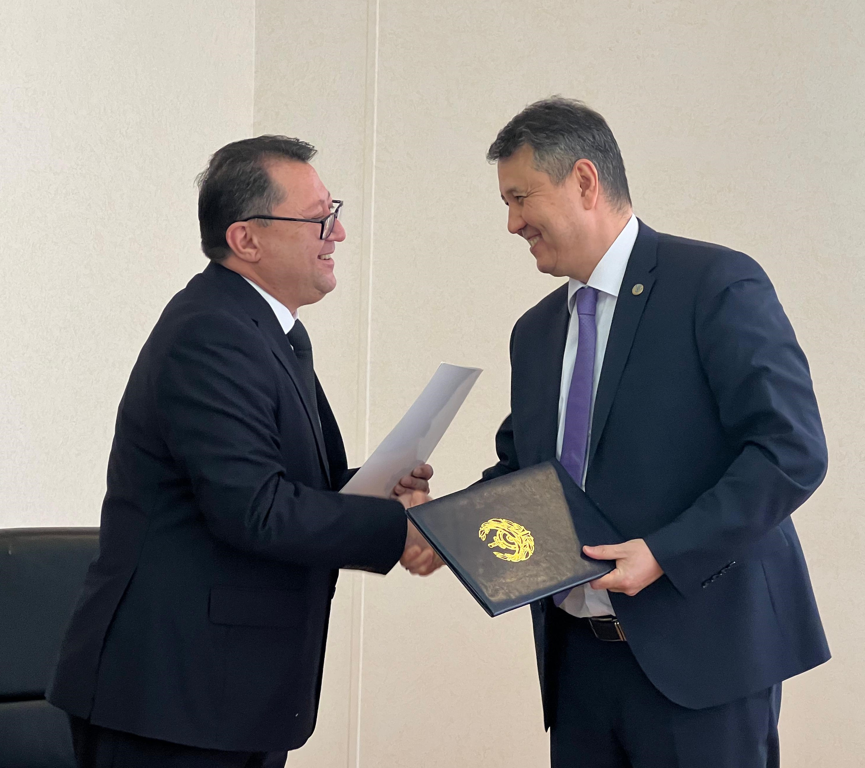 В Ашхабаде прошли казахско-туркменские консульские консультации