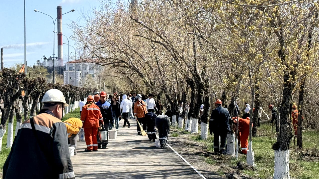 Металлурги Темиртау внесли свой вклад в чистоту города