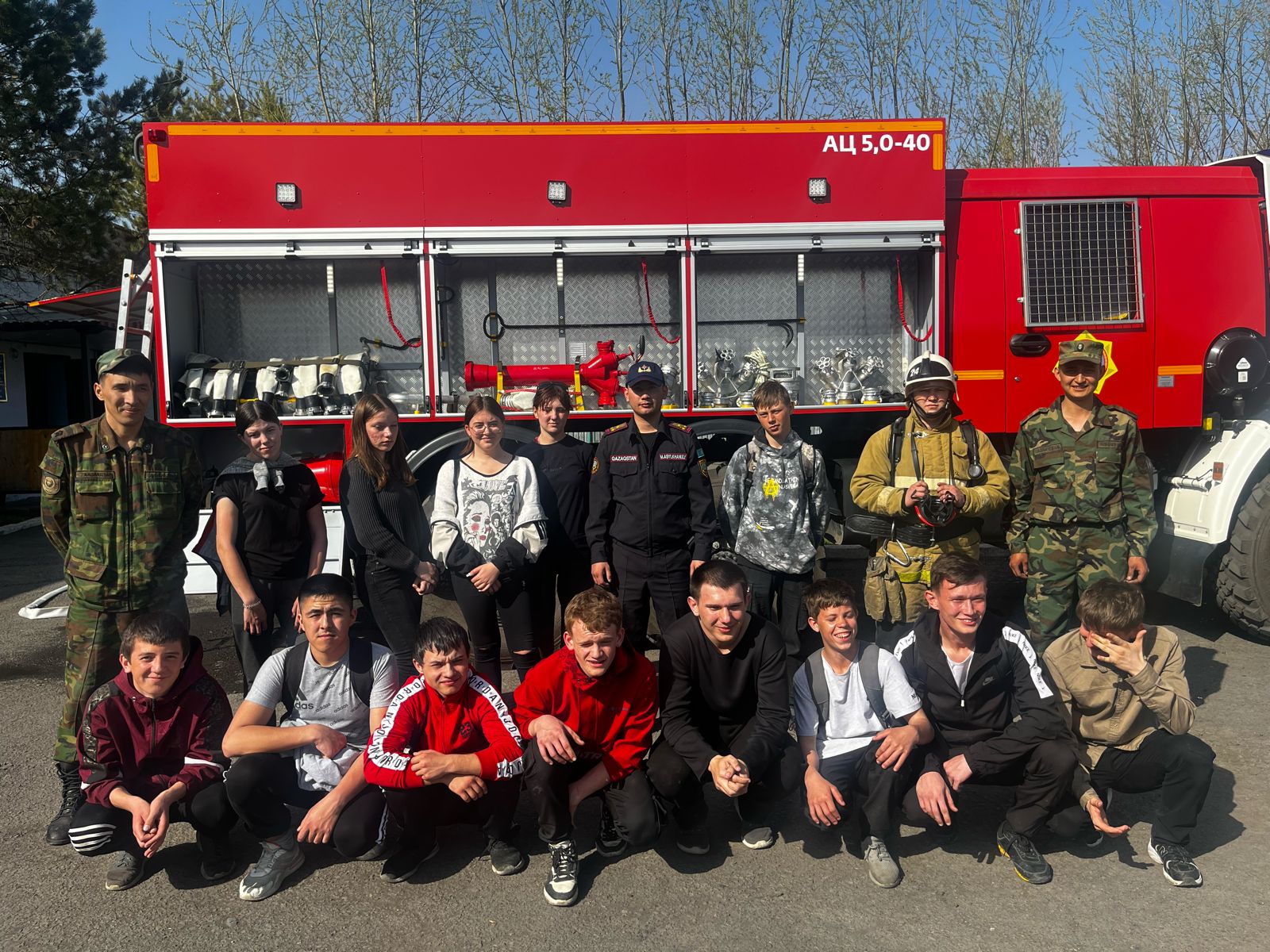 Спасатели пожарной части №24 Карасуского района провели день открытых дверей для студентов