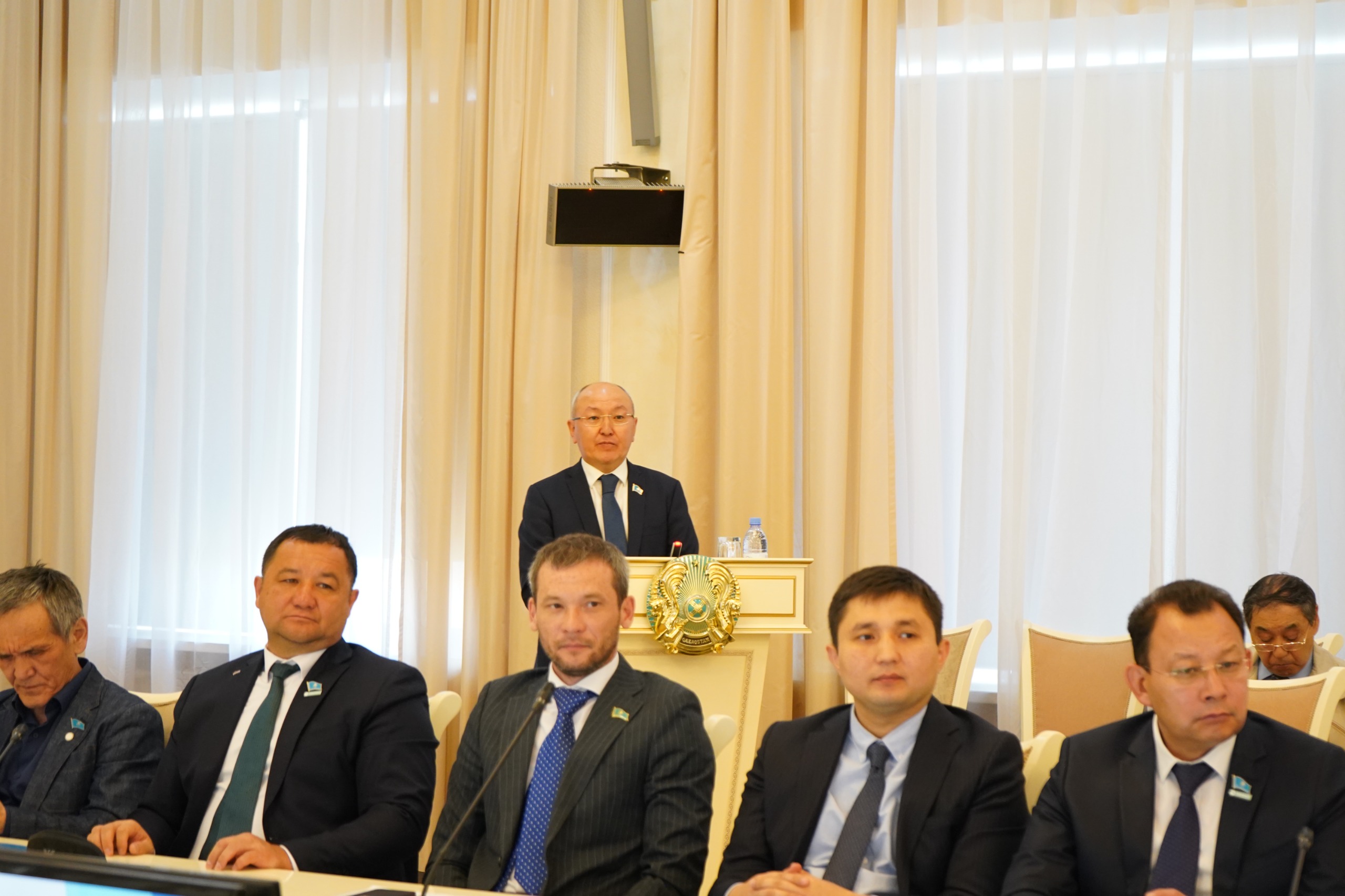 Состоялась очередная ХVIII сессия Карагандинского городского маслихата VIII созыва под председательством председателя Карагандинского городского маслихата А.Букенова.
