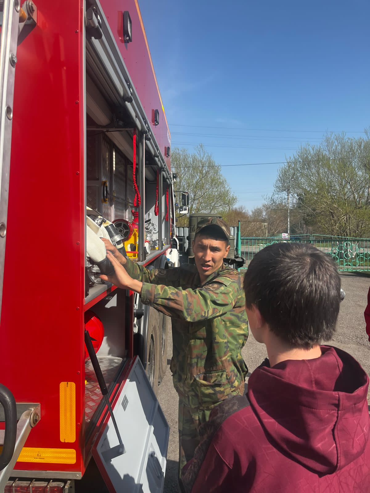 «Спасатели пожарной части № 24 Карасуского района провели день открытых дверей для студентов»