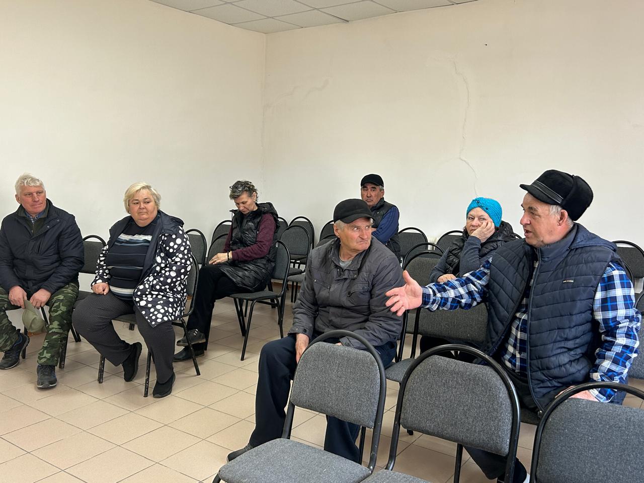 Аким района встретился с жителями села Приреченское