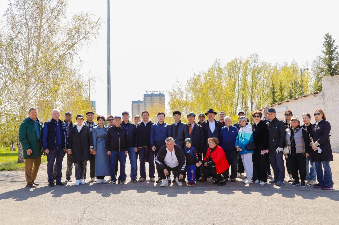 «Таза Қазақстан»: Астанада өткен сенбілікке зиялы қауым өкілдері қатысты