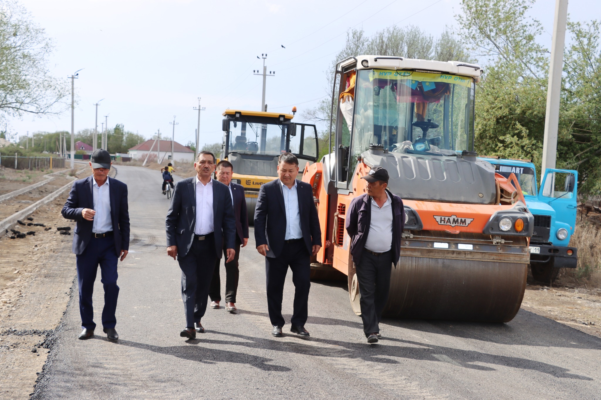 Қалжан ахун ауылындағы Қайқы батыр көщесі күрделі жөндеуден өткізілуде
