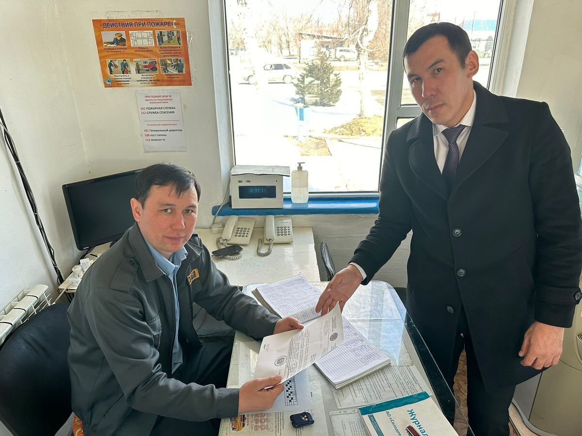 The state institution” Department of entrepreneurship of Tekeli " carried out information and explanatory work on the arrangement of the appearance of enterprises along Kunaev Street and sanitary cleaning of the adjacent territory.