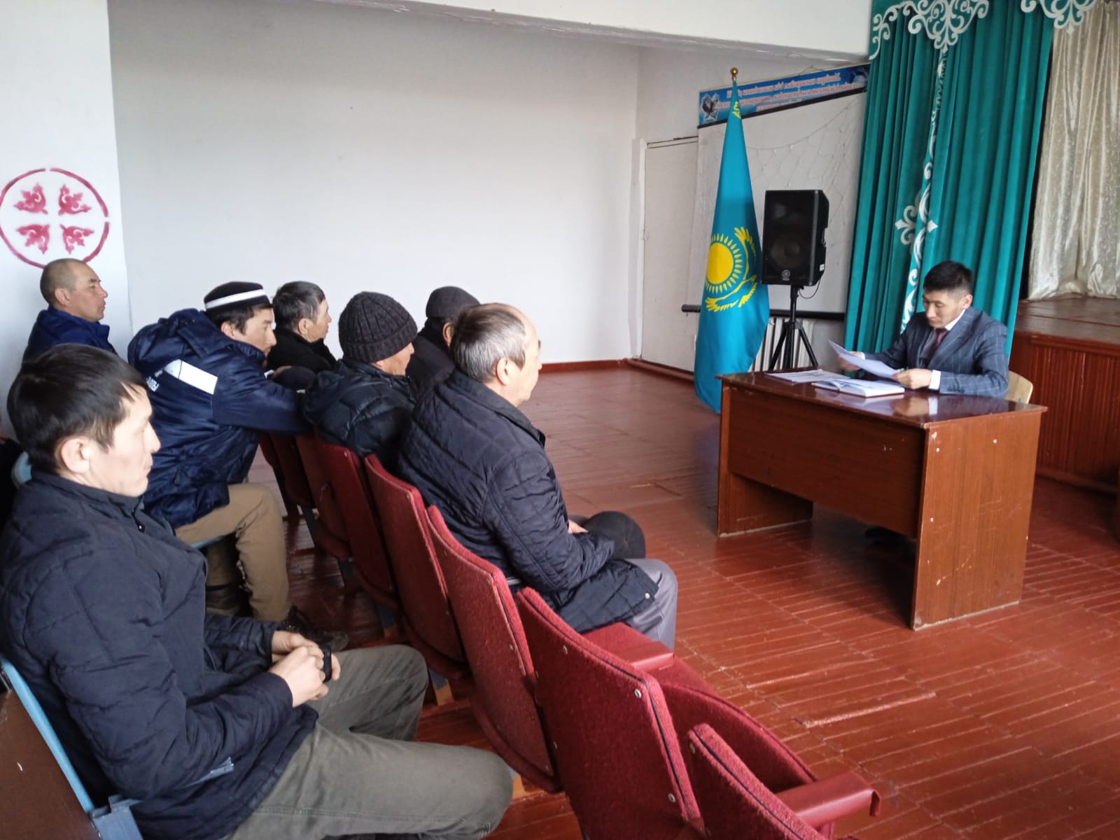 Расширенное совещание среди жителей села Теректы