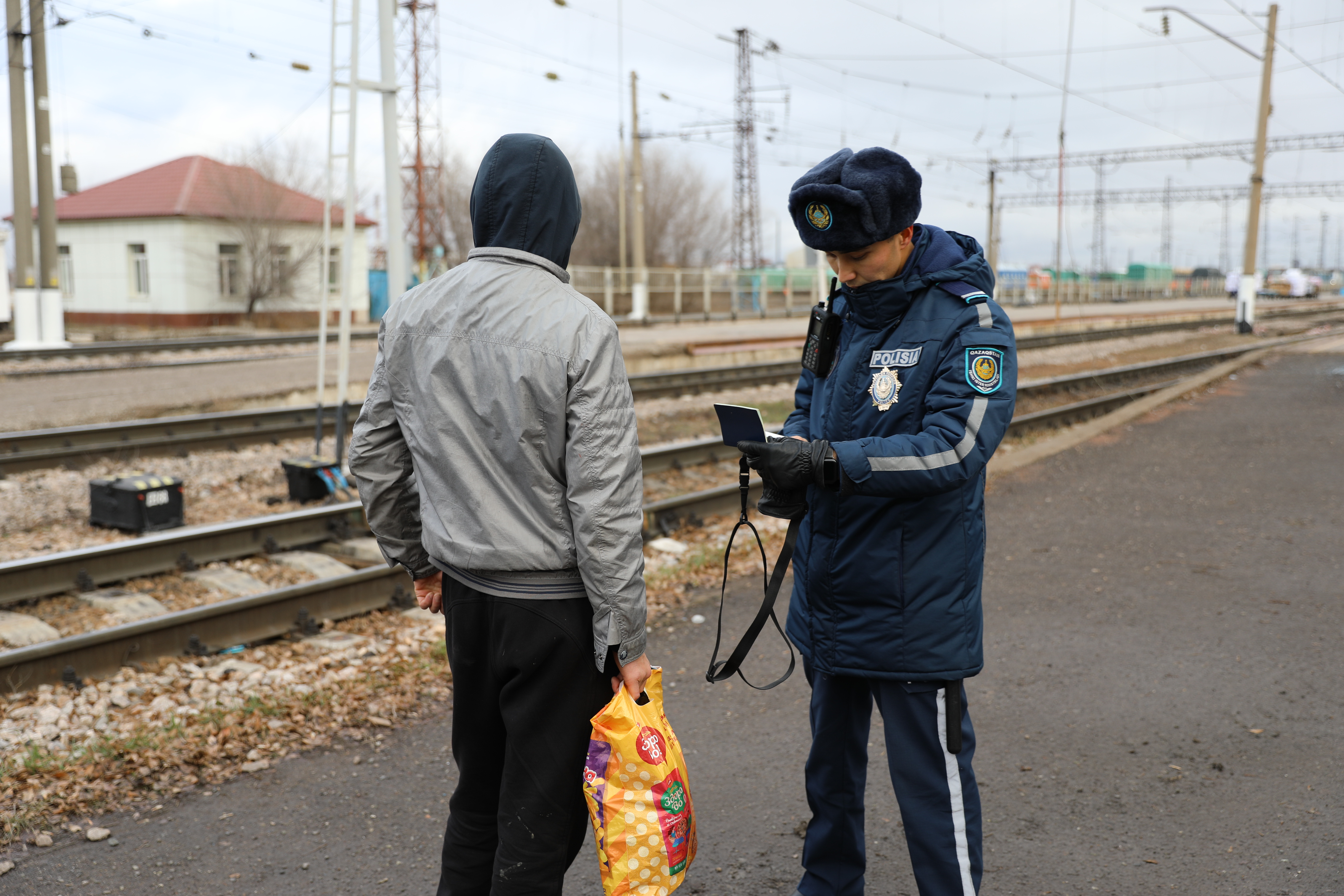 За I-квартал т.г. за переход ж/д путей в неустановленных местах к административной ответственности привлечено более 11 тысяч граждан