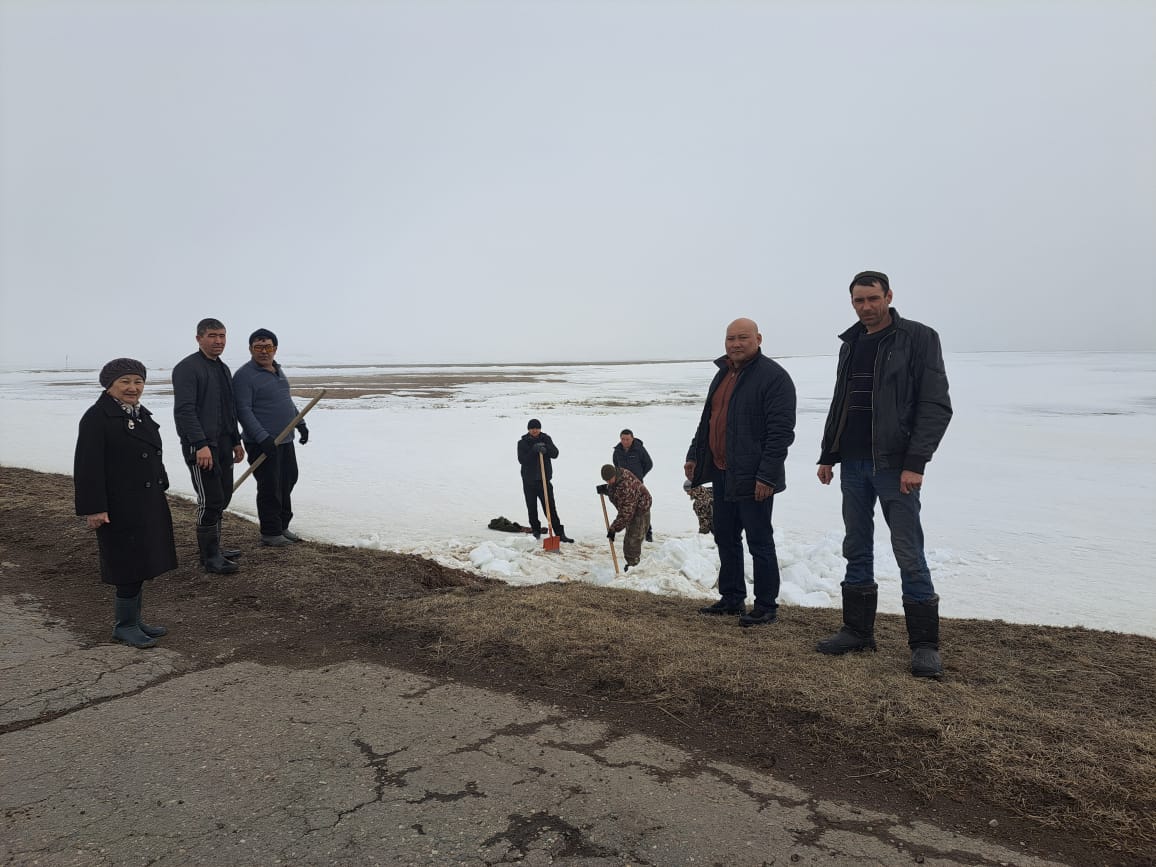 Ағымдағы жылдың 3 сәуірінде Ешім ауылын кесіп өтетін жыра арнасының жай-күйін тексердім.