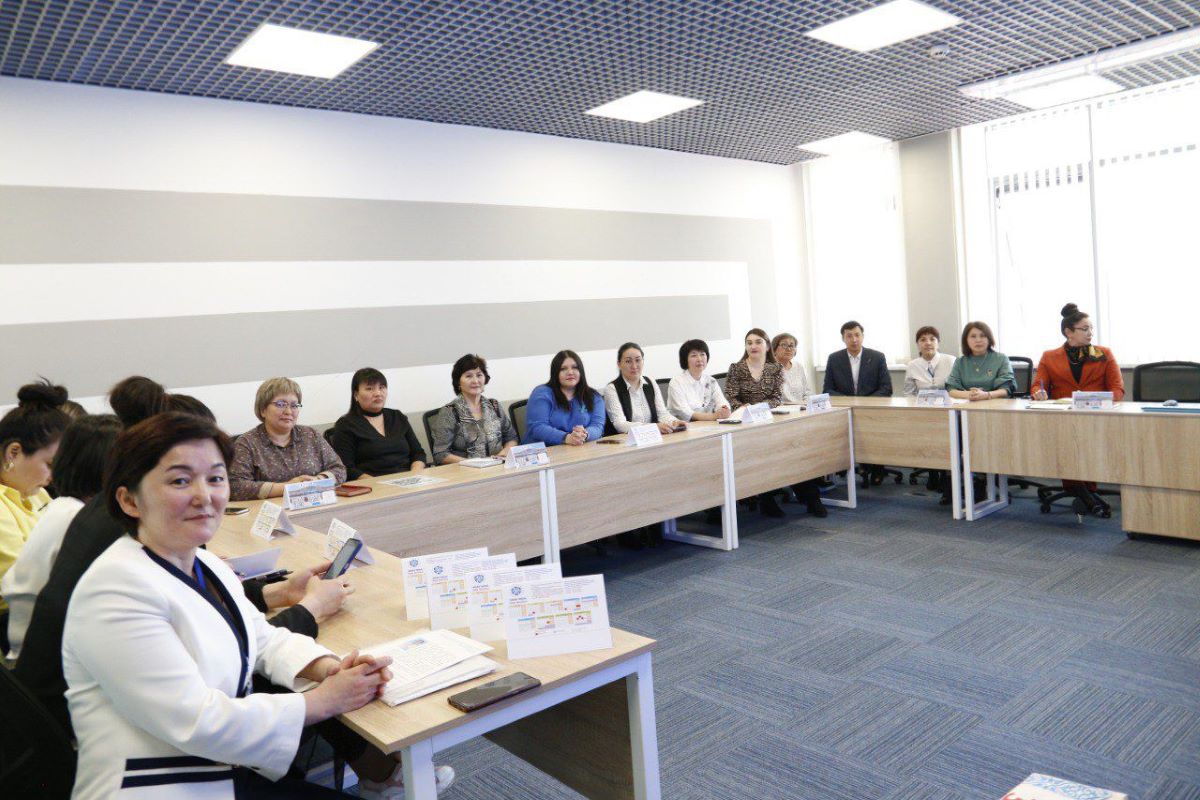 Көкшетауда республикалық конференцияда ұлттық құндылықтар негізінде тәрбиелеу мәселелері талқыланды
