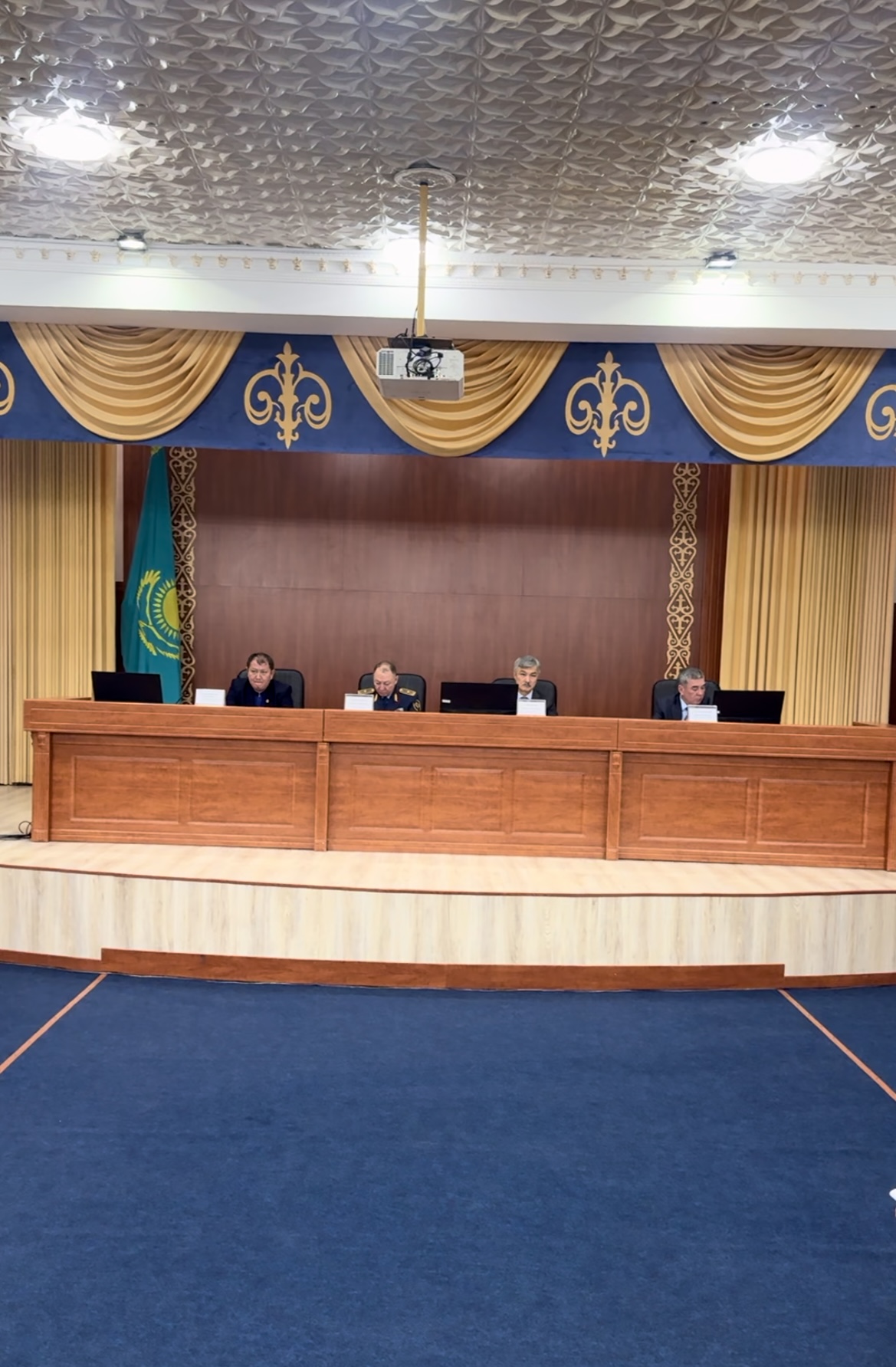 Жамбыл облысы прокуратурасының алқа мәжілісінде жасөспірімдер арасындағы қылмыстың алдын алу бойынша қабылданған шаралардың тиімділігі мәселелері қаралды.