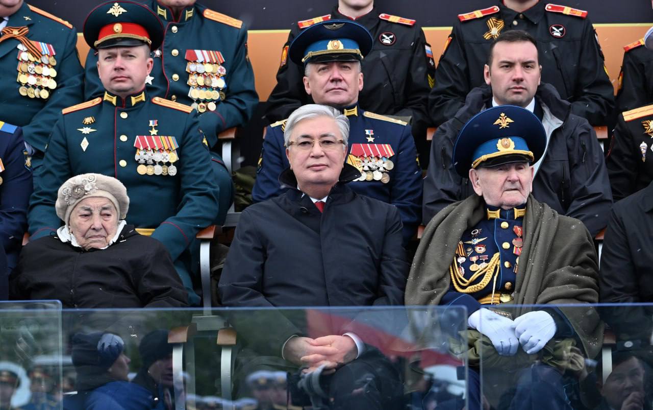 Президент Қасым-Жомарт Тоқаев Жеңіс күніне орай әскери шеруге қатысты