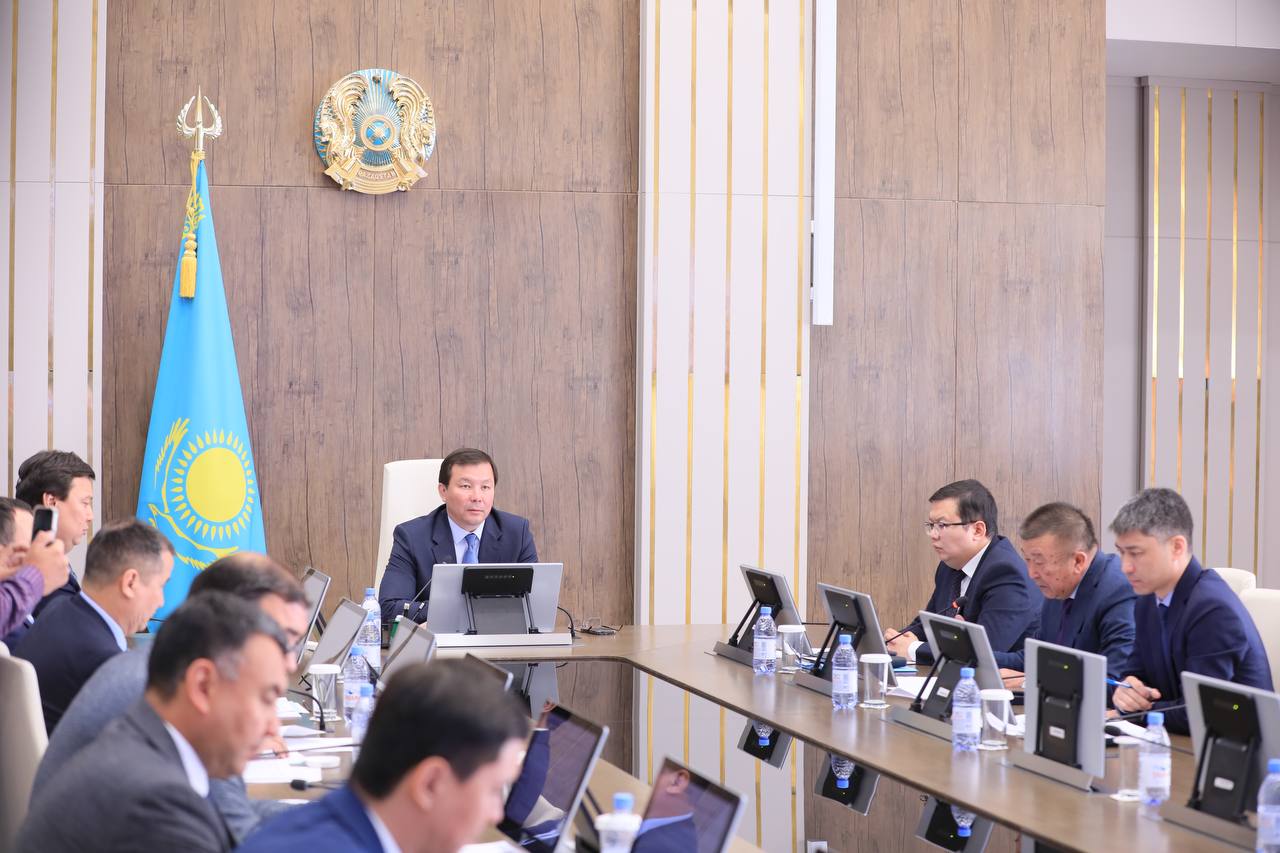 В Актюбинской области против саранчи обработают 784,4 тыс. га земли