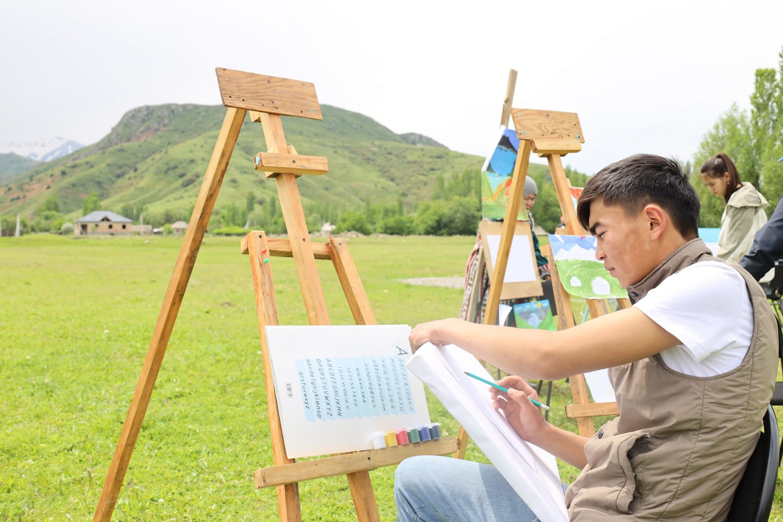 В ТОЛЕБИ ПРОШЕЛ КОНКУРС ХУДОЖНИКОВ «ТАБИҒАТЫ ТҰНҒАН ӨЛКЕМ»