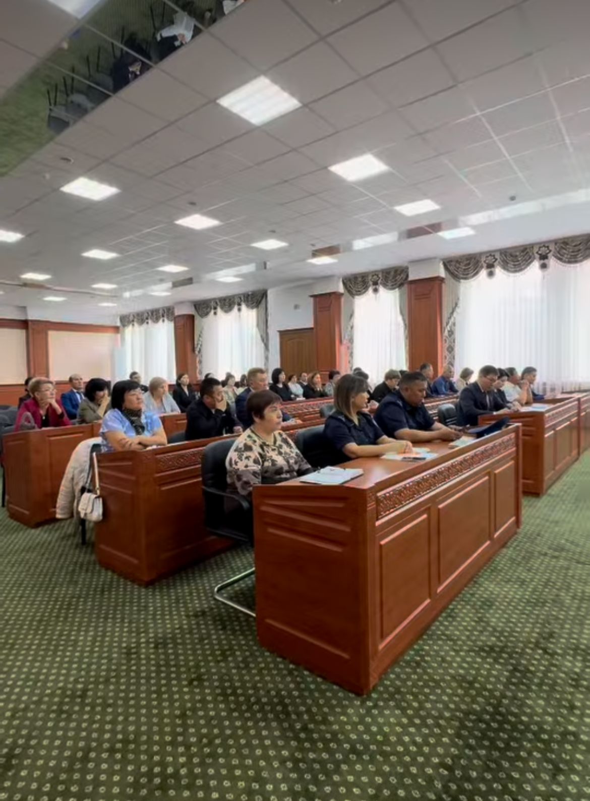 В городе Аксу провели совещание по вопросу безопасности в учреждениях образования.