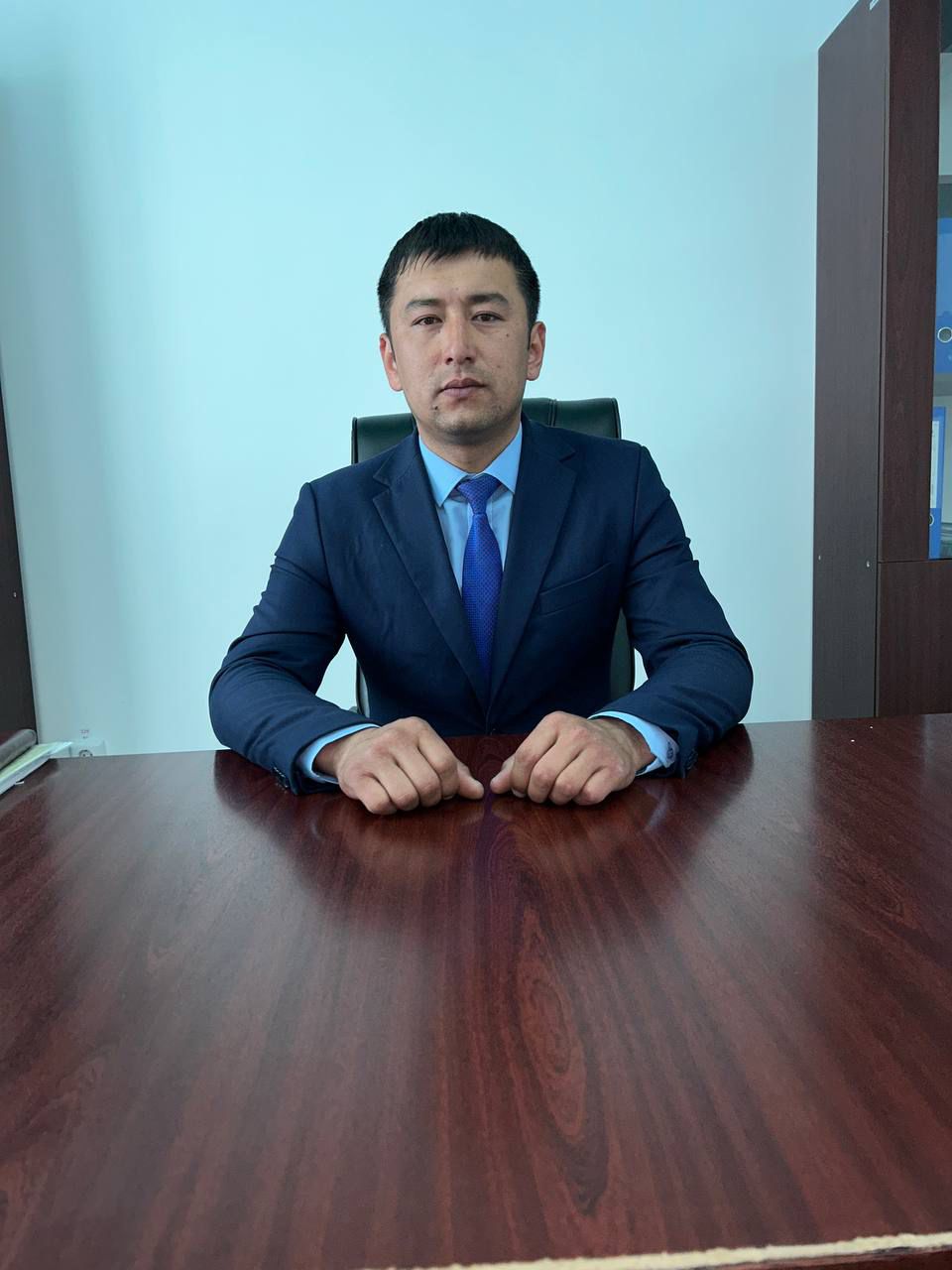Төлеев Бағлан Жомартұлы  1992 жылы 1 қаңтарда Алматы облысы, Райымбек ауданы, Сүмбе ауылында дүниеге келген.    Білімі: Жоғары 2013 жылы Қазақ Ұлттық Аграрлық Университетін "Кадастр" мамандығы бойынша бітірген.    Еңбек өтілі:  07.07.2015-06.06.2016 жж. "Сүмбе ауылдық округі әкімінің аппараты" ММ-нің жастар ісі жөніндегі әдіскер нұсқаушысы;  16.06.2016-10.02.2017 жж. "Сүмбе ауылдық округі әкімінің аппараты" ММ-нің жетекші маманы;   10.02.2017-22.10.2018 жж. "Сүмбе ауылдық округі әкімінің аппараты" ММ-нің бас маманы;   22.10.2018-05.01.2022 жж. "Сүмбе ауылдық округі әкімінің аппараты" ММ-нің құрылымдық бөлімше басшысы;   05.01.2022-22.04.2024 жж. "Сүмбе ауылдық округі әкімінің аппараты" ММ-нің бас маман-іс басқарушысы.  2024 жылдың 22 сәуірінен бастап Сүмбе ауылдық округі әкімінің орынбасары болып тағайындалды.