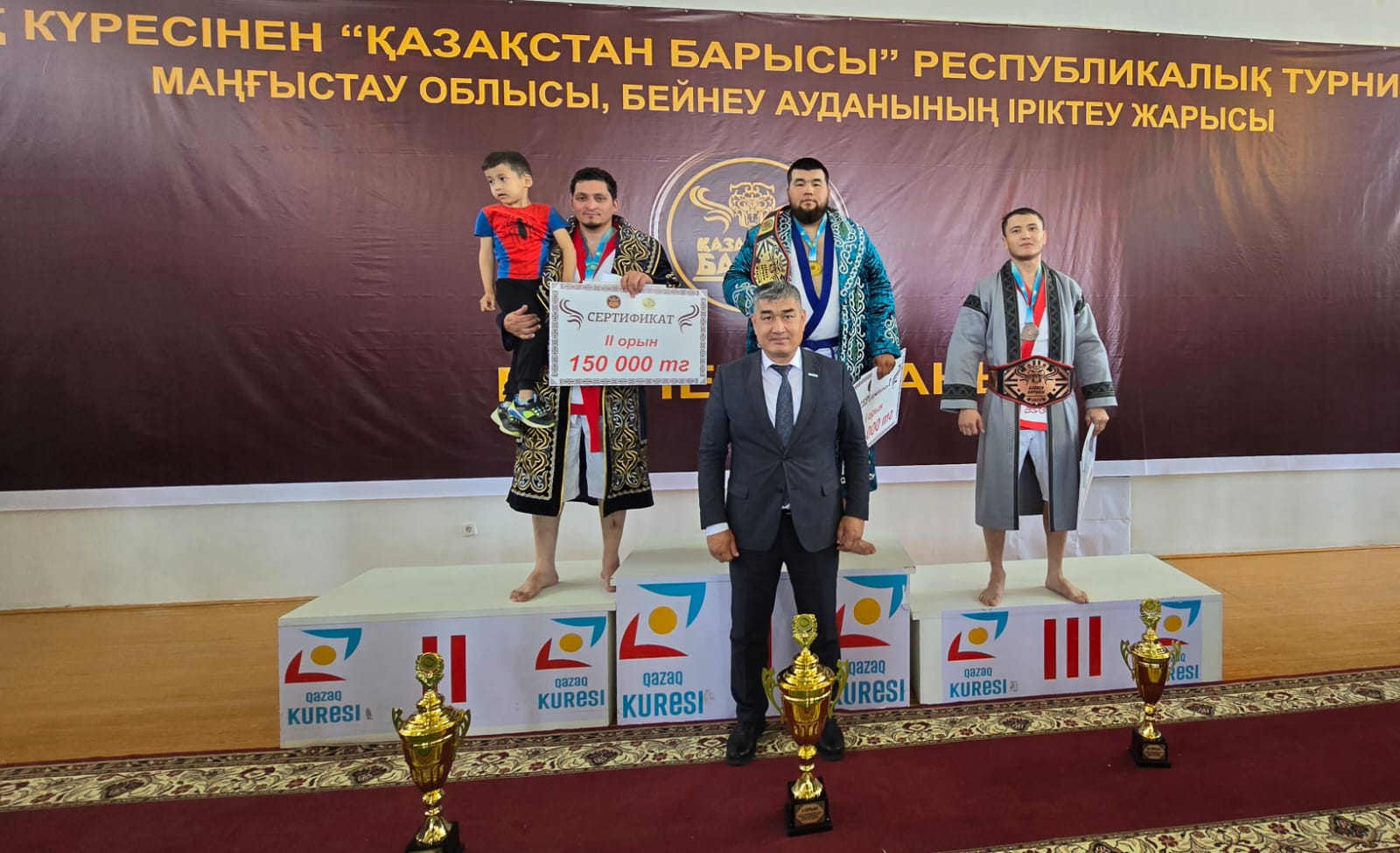 Русское порно видео: дымқыл киска трусики арқылы көрінеді Naughty America аккаунттары