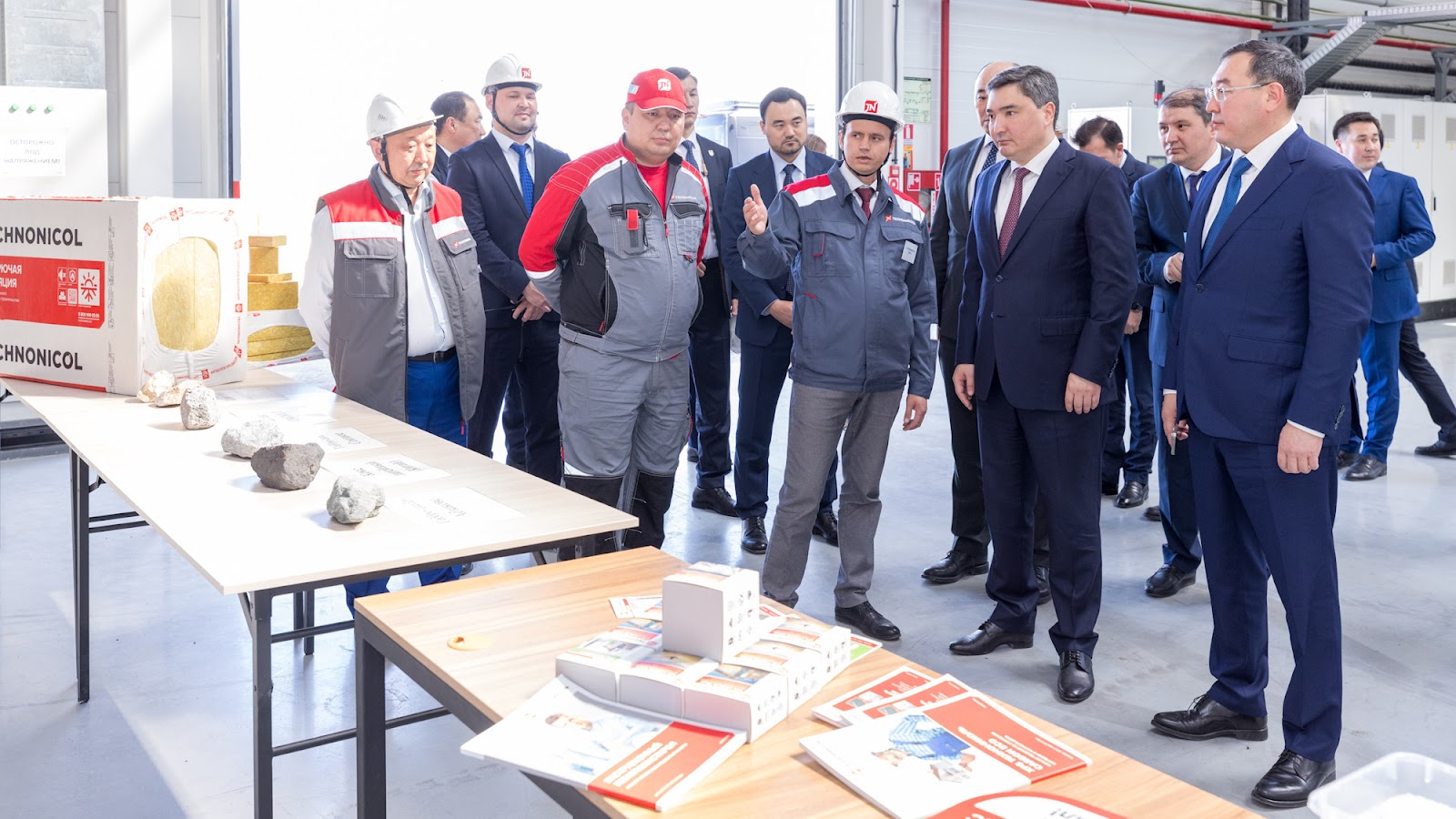 Олжас Бектенов ознакомился с промышленным и транспортно-логистическим потенциалом Алматинской области