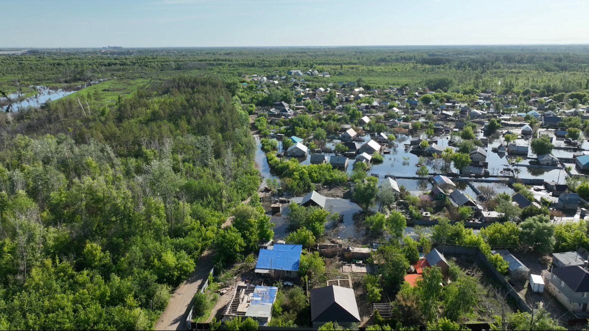 В Западном Казахстане продолжаются работы по оценке затопленных дач