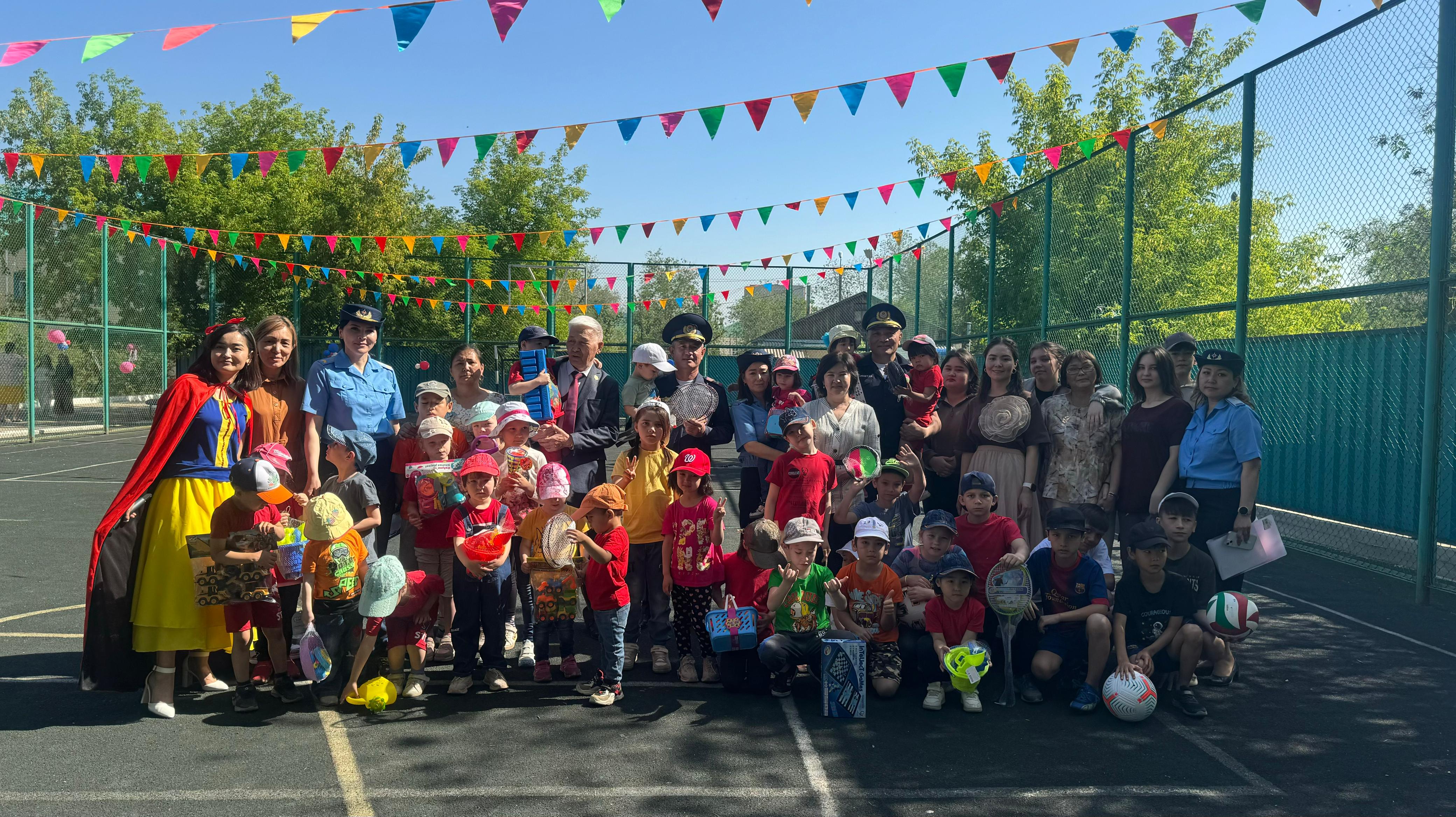 Актюбинские спасатели посетили детский дом