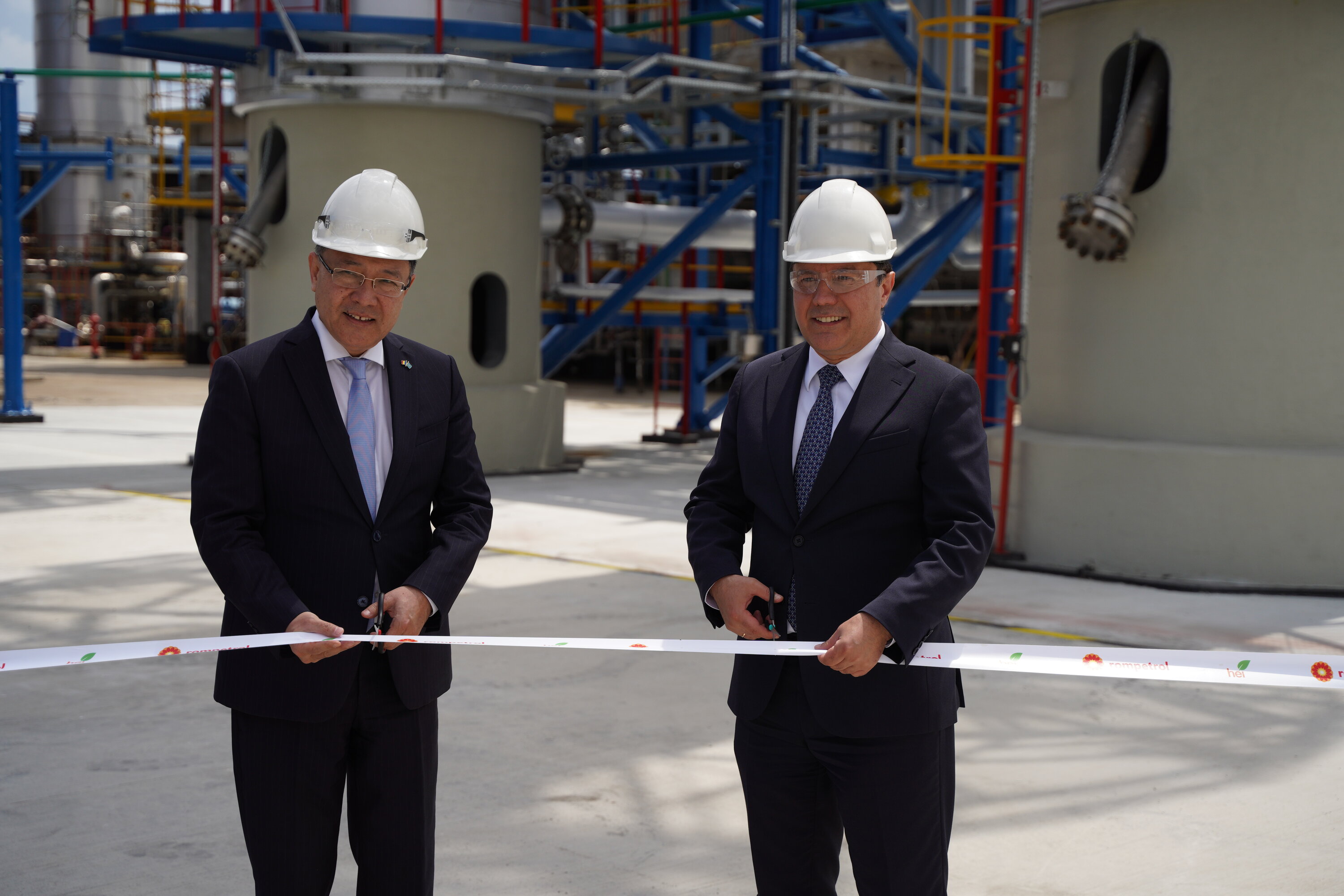 KMG International Group installs modern reactors at Petromidia refinery in Romania