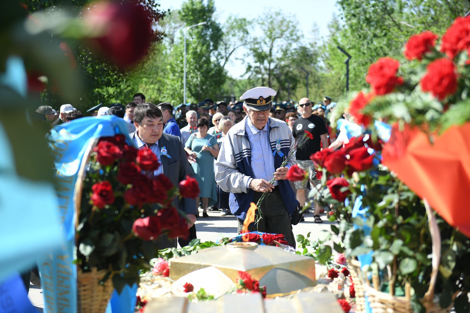 Аким Алматинской области поздравил ветеранов Великой Отечественной войны с Днем Победы