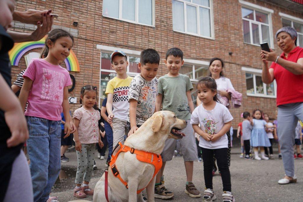 Спасатели ВКО проводят занятия в детских лагерях отдыха