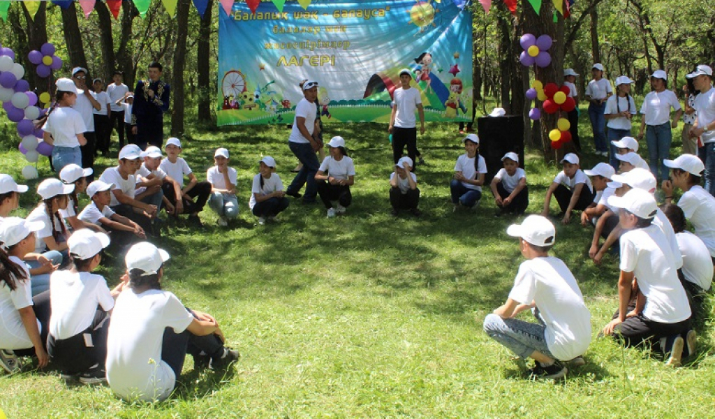 Порно фильмді өгей ана көру