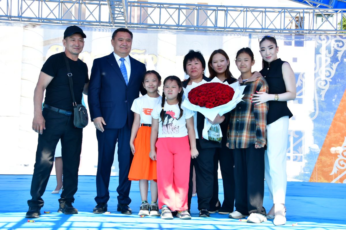 Долгожданные ключи от квартир получили порядка  60 многодетных кокшетауских семей