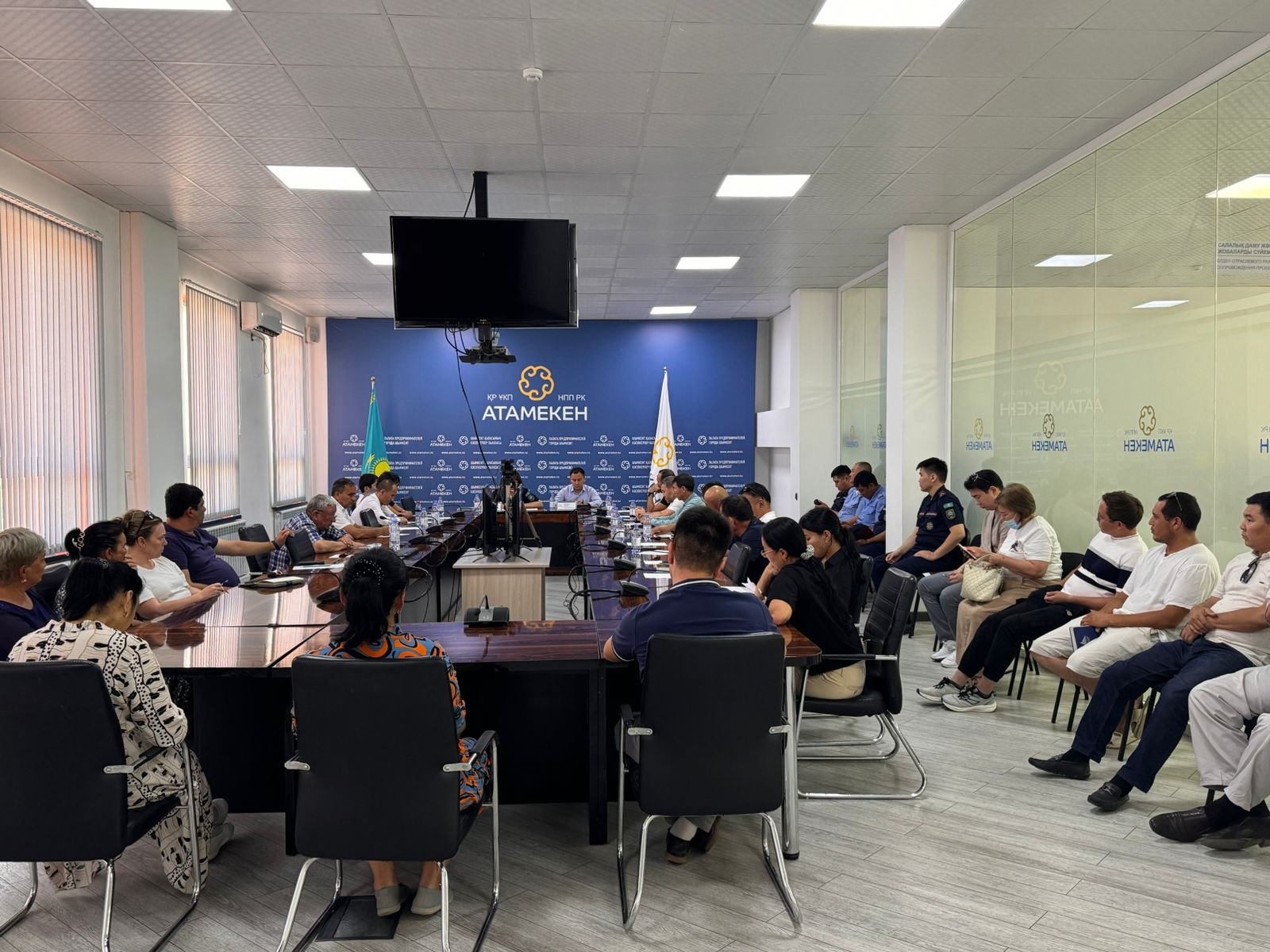 Кәсіпкерлермен дөңгелек үстел өткізілді