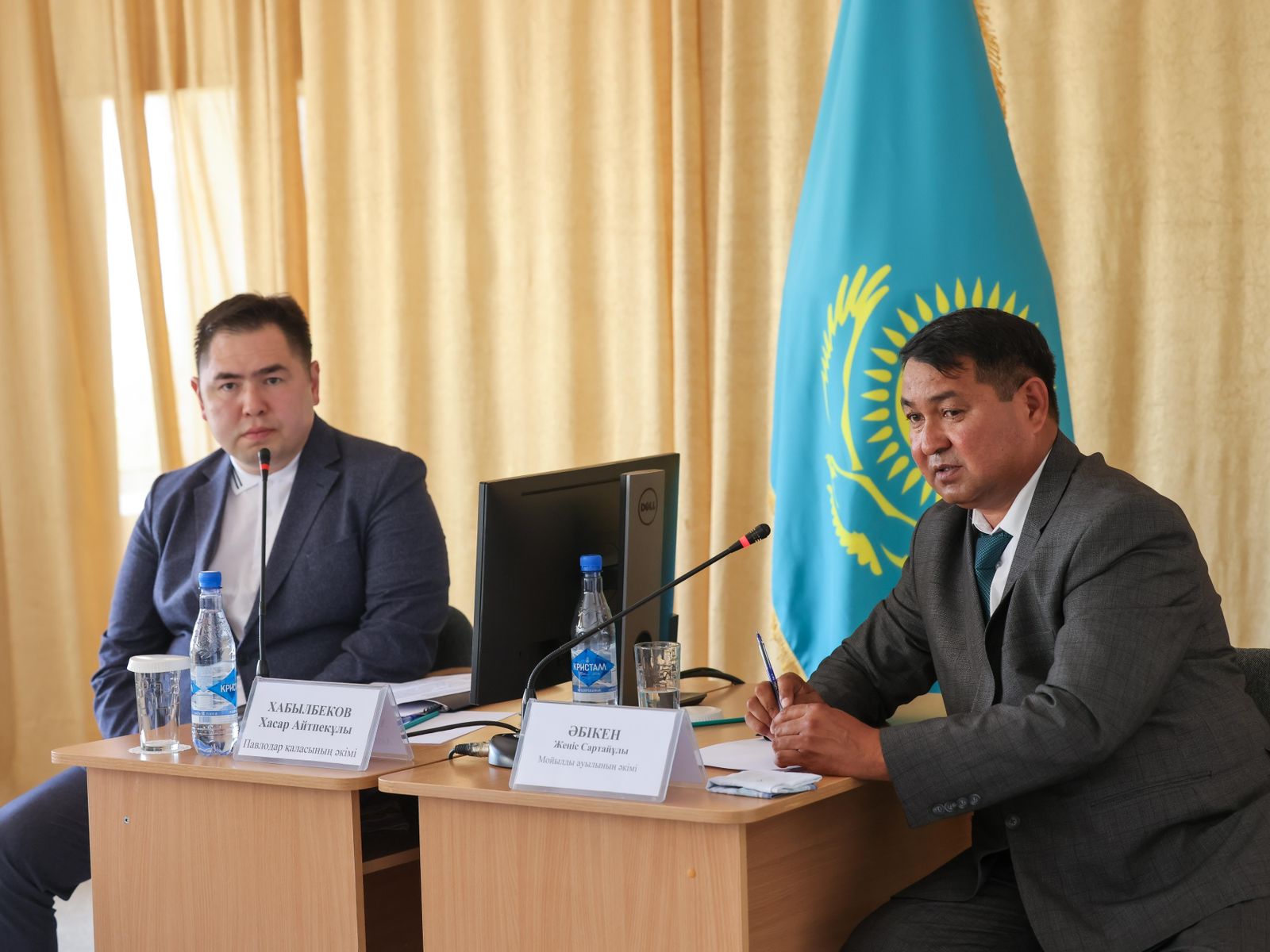 Сегодня аким города Хасар Хабылбеков провел встречу c населением села Мойылды