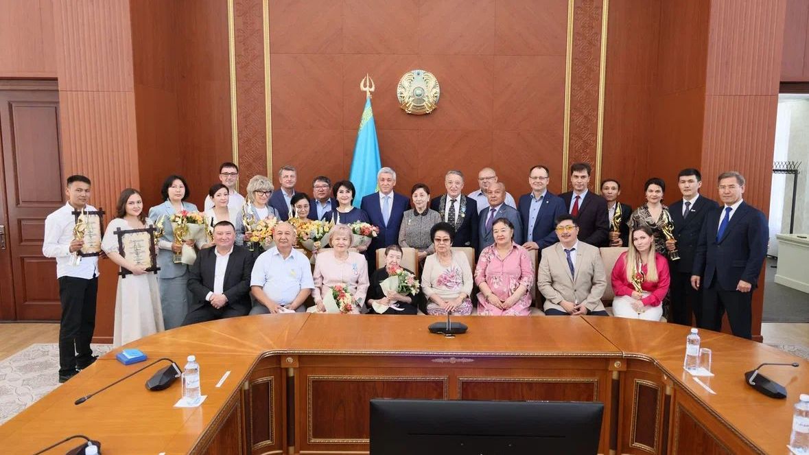 Ермаганбет Булекпаев поздравил журналистов с профессиональным праздником