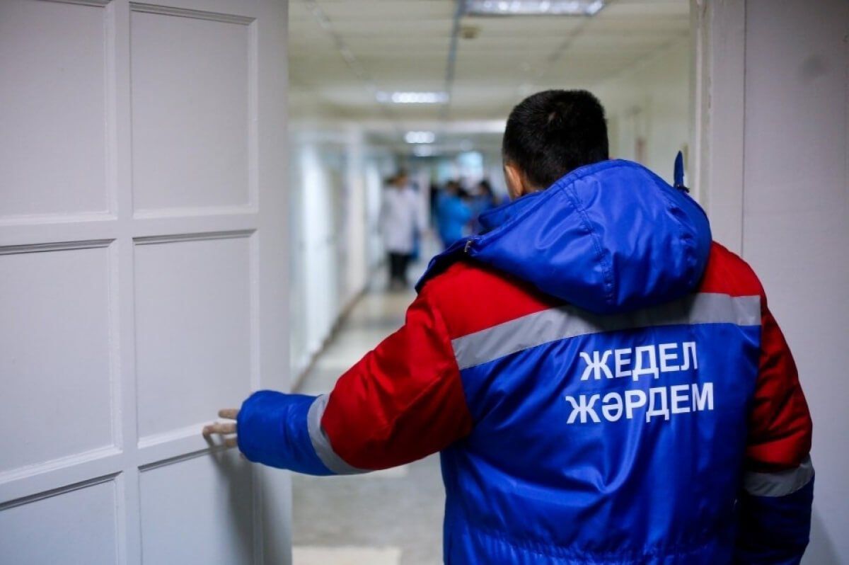 Семейный дебошир напал на медицинского работника скорой помощи