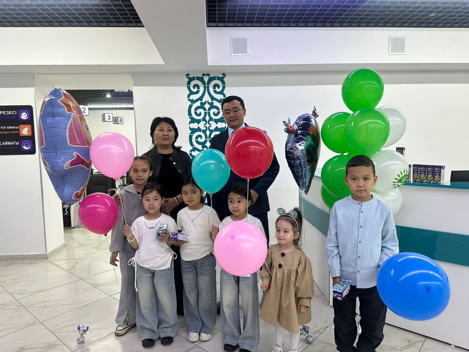 В ЦОНах города Семей поздравили Днем защиты детей