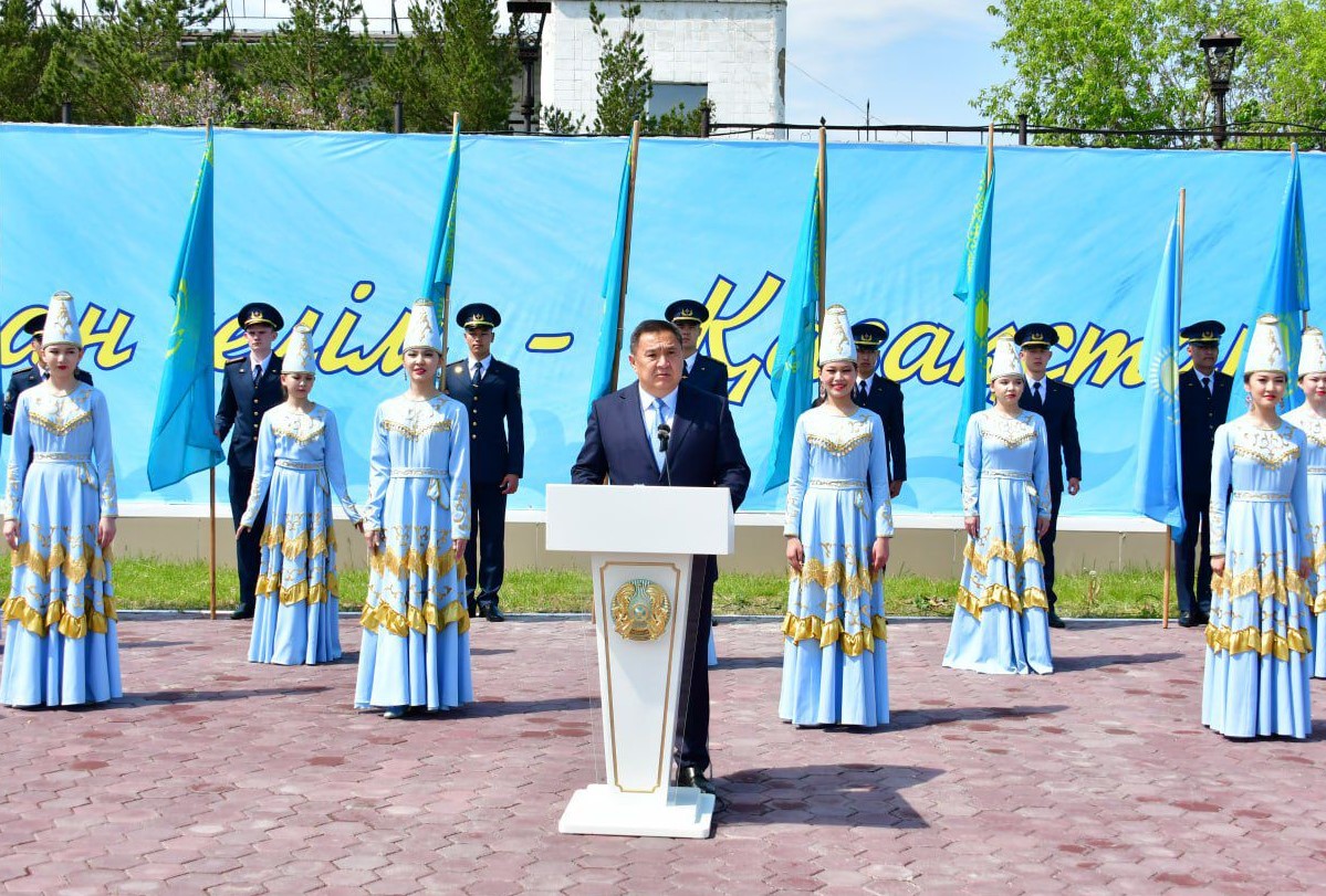Акция в честь Дня государственных символов прошла  в Кокшетау