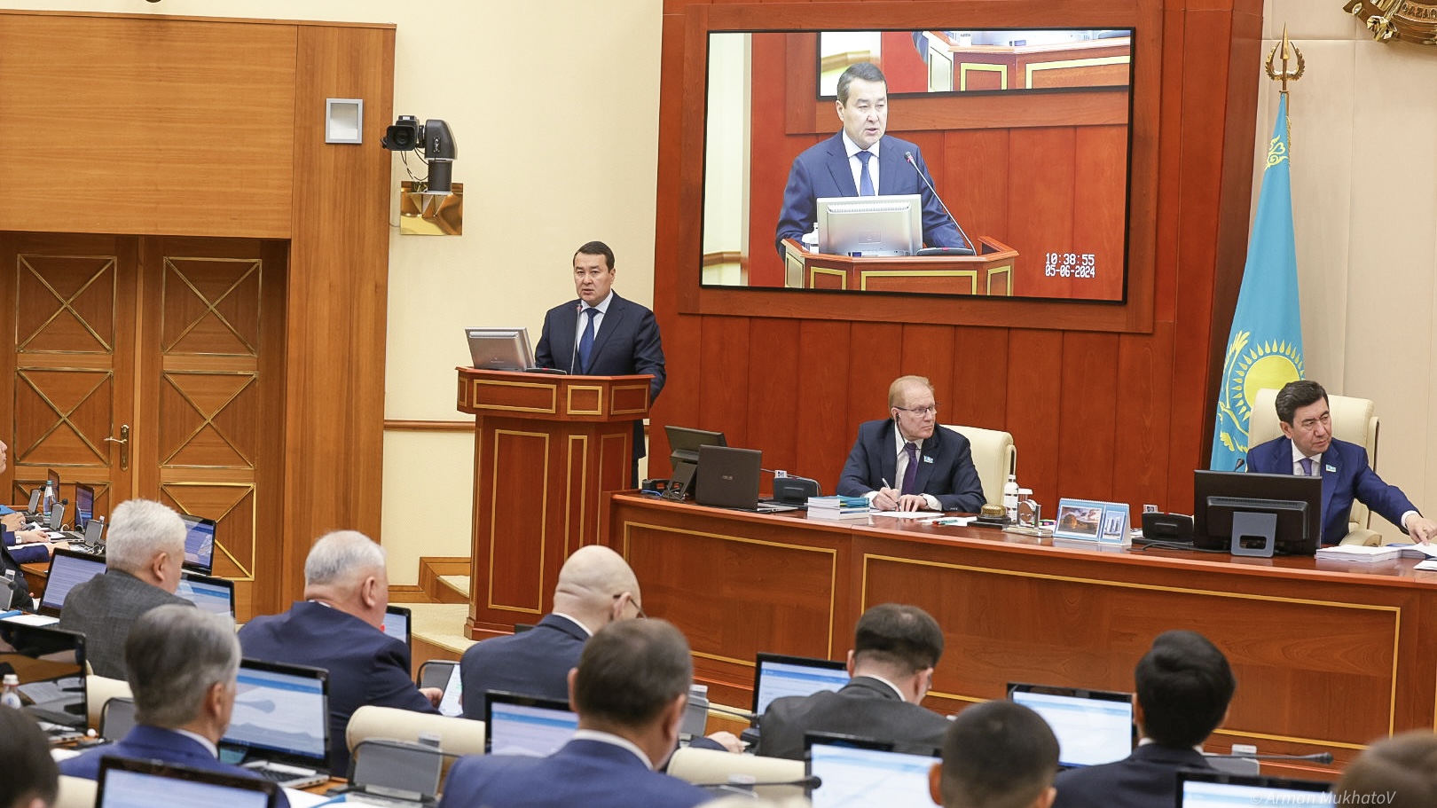 Выступление председателя Высшей аудиторской палаты Алихана Смаилова на пленарном заседании Мажилиса Парламента РК