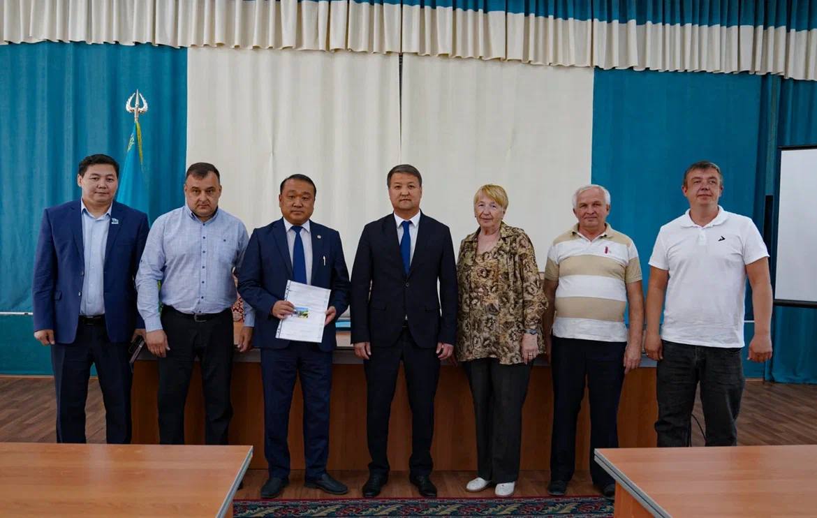Врачи скорой медицинской помощи получили карты для проезда в лифтах