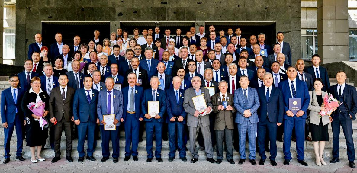 Порно қара нәсілділер мен миджеттер