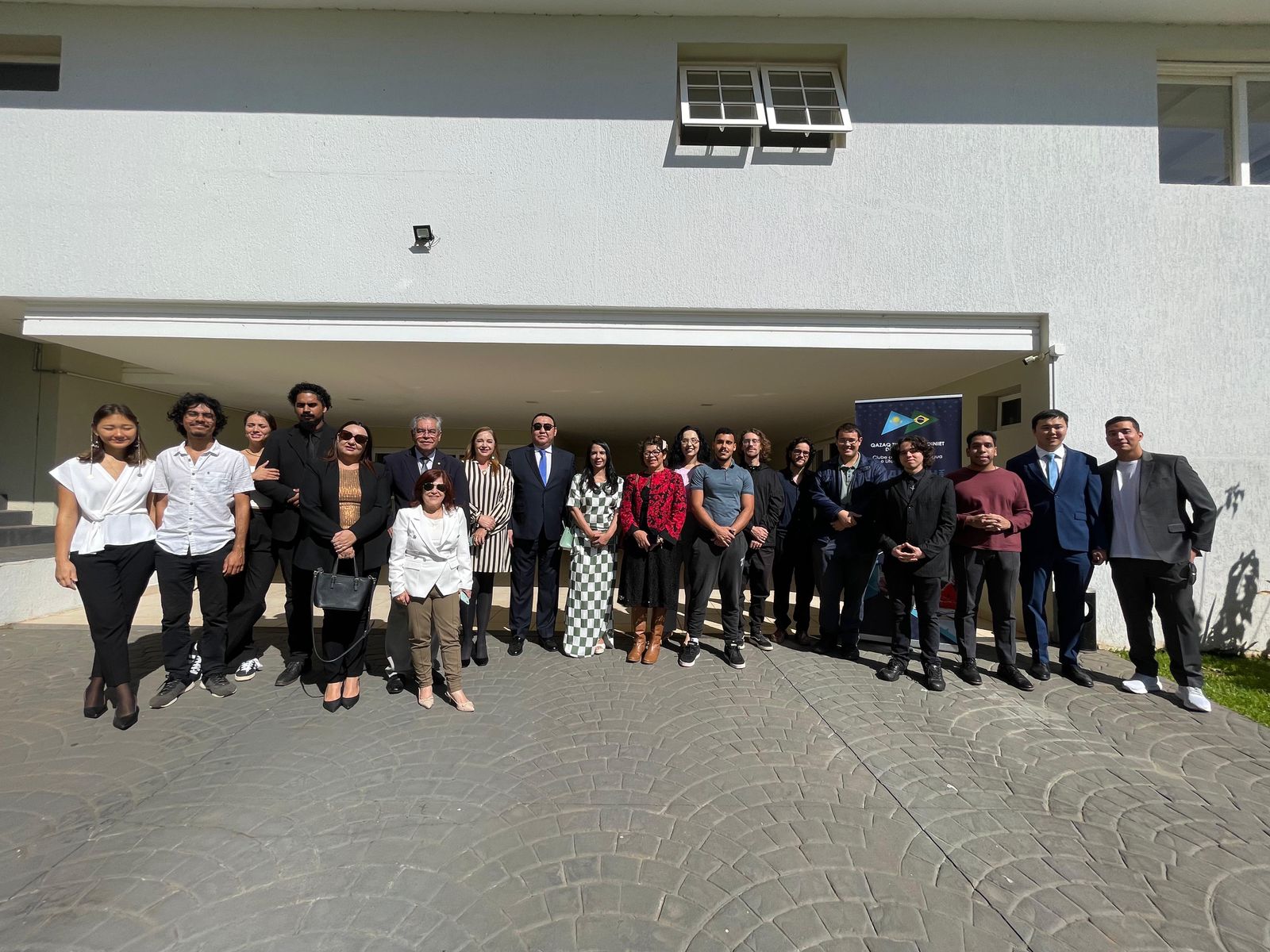 O Clube de Amigos da Língua e Literatura do Cazaquistão apresentou o projeto "Cazaquistão Único"