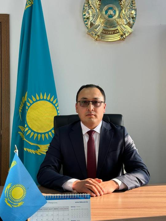 Саламат Азамат Серікұлы     1996 жылы 19 қаңтарда Алматы облысы, Райымбек ауданы, Сүмбе ауылында дүниеге келген.       Білімі: Жоғары, 2018 жылы Алматы энергетика және байланыс университетін «Электр энергетикасы» мамандығы бойынша бакалавриатын, 2020 жылы Қазақ ұлттық аграрлық университетін «Аграрлық техника және технология» мамандығы бойынша магистратурасын бітірген.        Еңбек өтілі:  27.09.2018- 14.01.2019 жж. - «Сүмбе ауылдық округі әкімінің аппараты» ММ-нің жетекші маманы;  15.01.2019 - 05.02.2020 жж. - «Сүмбе ауылдық округі әкімінің аппараты» ММ-нің бас маманы;  05.02.2020 - 01.11.2021 жж. - «Райымбек ауданы әкімінің аппараты» ММ-нің ұйымдастыру бөлімінің бас маманы;  01.11.2021 - 21.09.2022 жж. - «Райымбек ауданы әкімінің аппараты» ММ-нің ұйымдастыру және мемлекеттік қызметтер мониторингі бөлімінің бас маманы;  21.09.2022 – осы уақытқа дейін - «Райымбек ауданы әкімінің аппараты» ММ-нің ұйымдастыру және мемлекеттік қызметтер мониторингі бөлімінің басшысы болып жұмыс атқарды.  2024 жылдың 4 наурыз айынан бастап Райымбек аудандық сайлау комиссиясының шешімімен Райымбек ауданының Сүмбе ауылдық округінің әкімі болып сайланды.