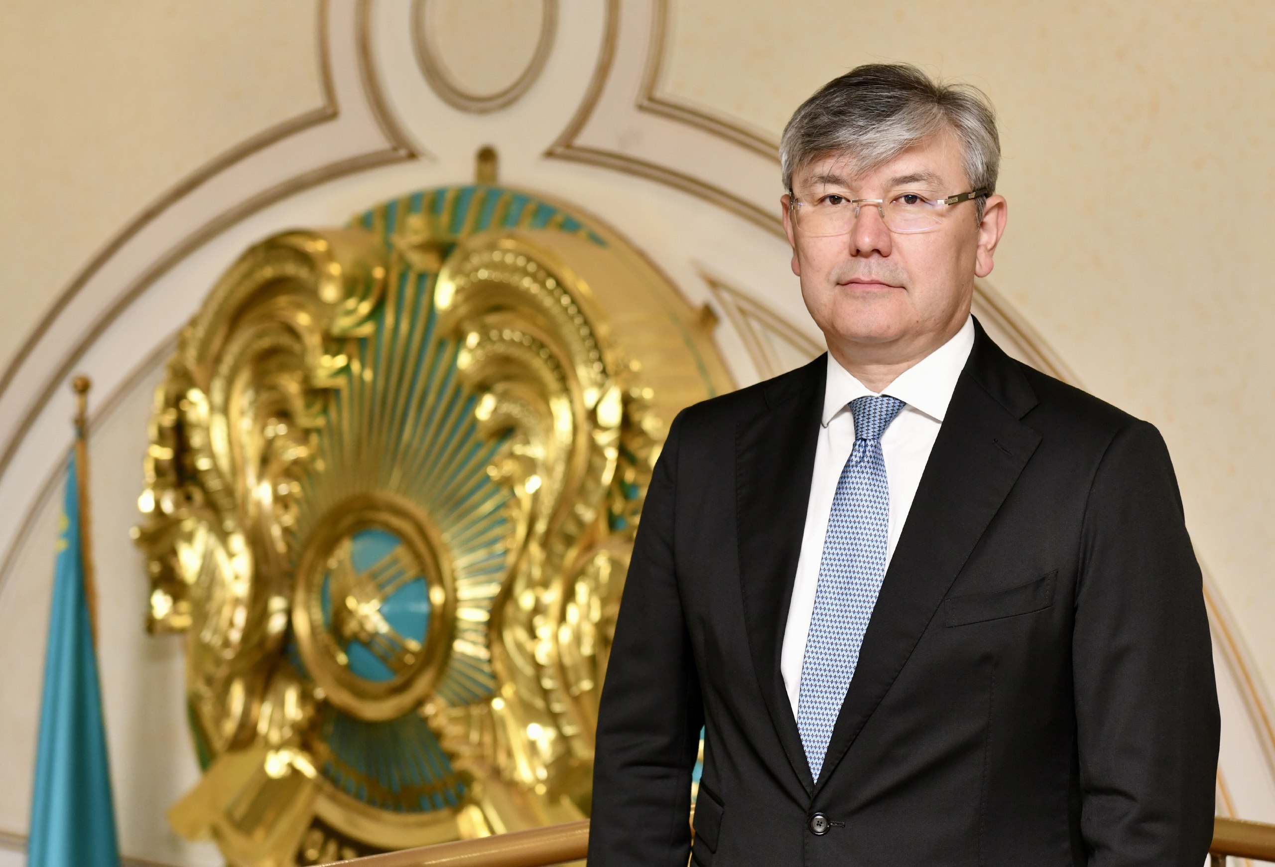 Tokajev Kaszim-Zsomart, kazak elnök július 16-án kiadott rendeletével Szaparbekuli Abzal-t nevezte ki a Kazak Köztársaság magyarországi rendkívüli és meghatalmazott nagykövetévé