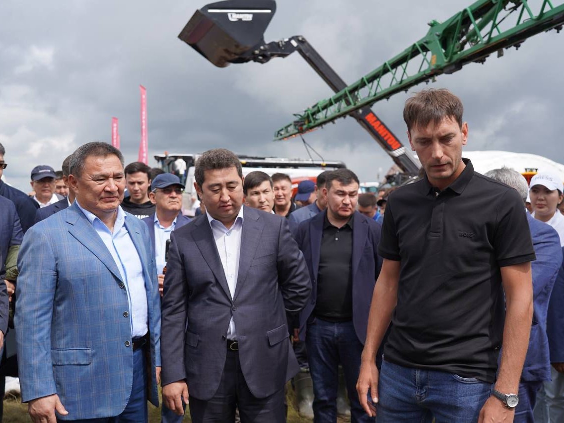 День поля в Аккольском районе собрал более 200 аграрных компаний
