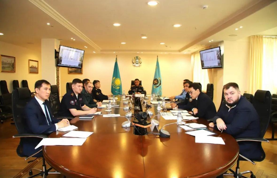 ТЖМ-де Төтенше жағдайлар министрінің м.а. Е. Нұрпейісовтың төрағалығымен төтенше жағдайлардың алдын алу және жою жөніндегі ведомствоаралық мемлекеттік комиссияның отырысы өтті.