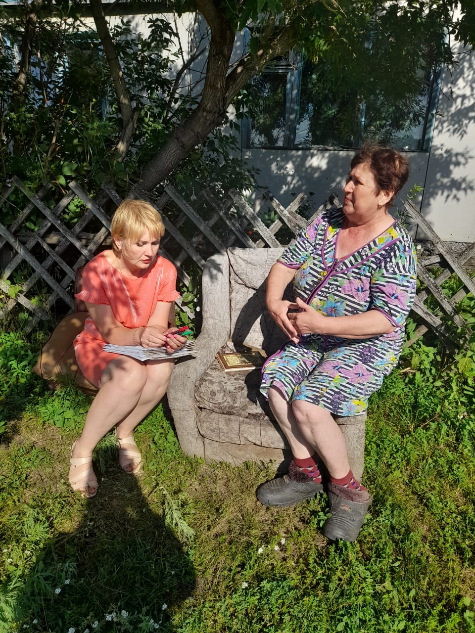 Су тасқынынан зардап шеккен аулалардың тұрғындарымен үйлерді жөндеу және қалпына келтіру үшін бөлінген қаражатты игеру мәселесі бойынша кездесу өтті