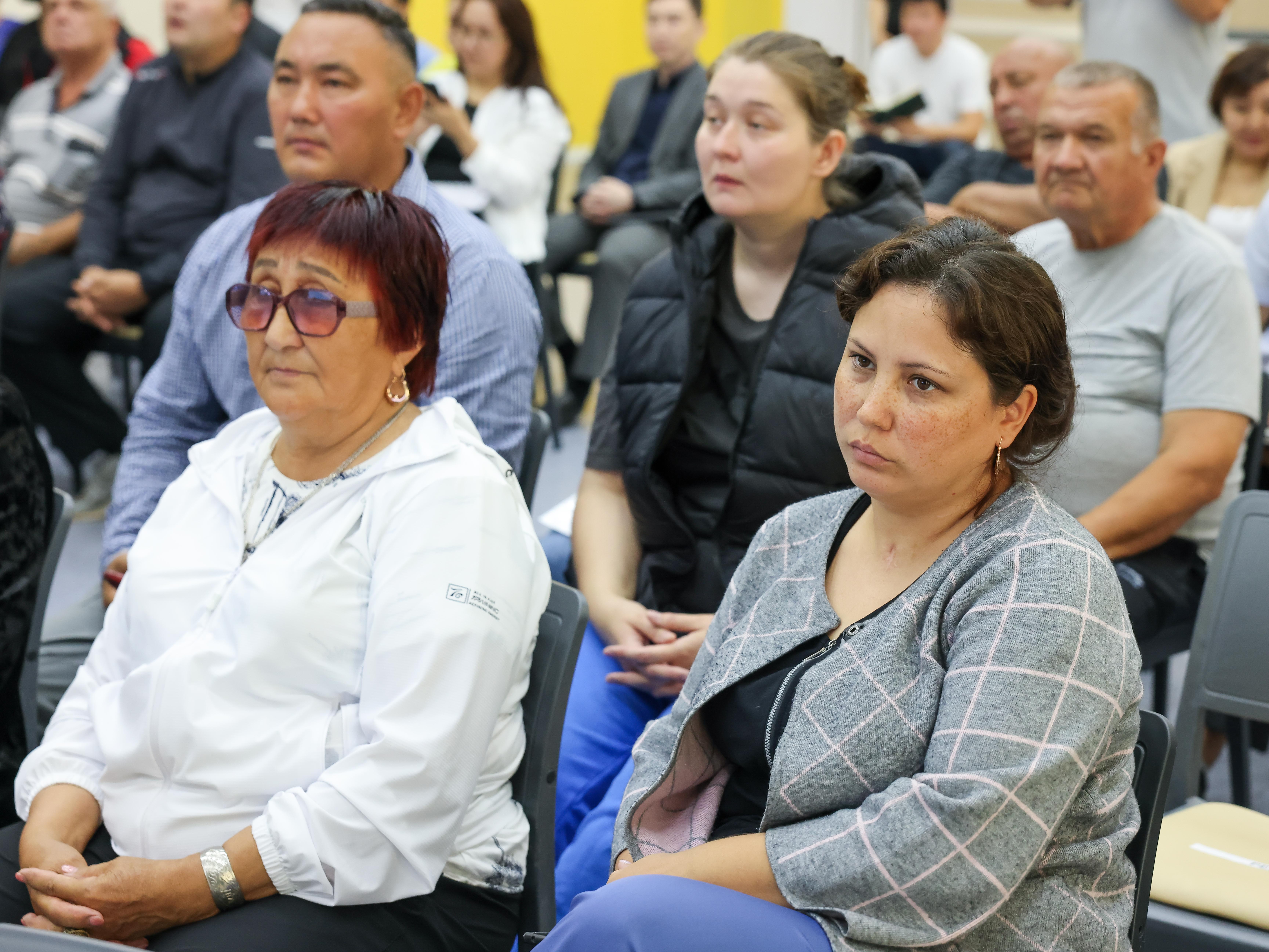 Аким города Хасар Хабылбеков провел отчетную встречу с жителями села Жетекши