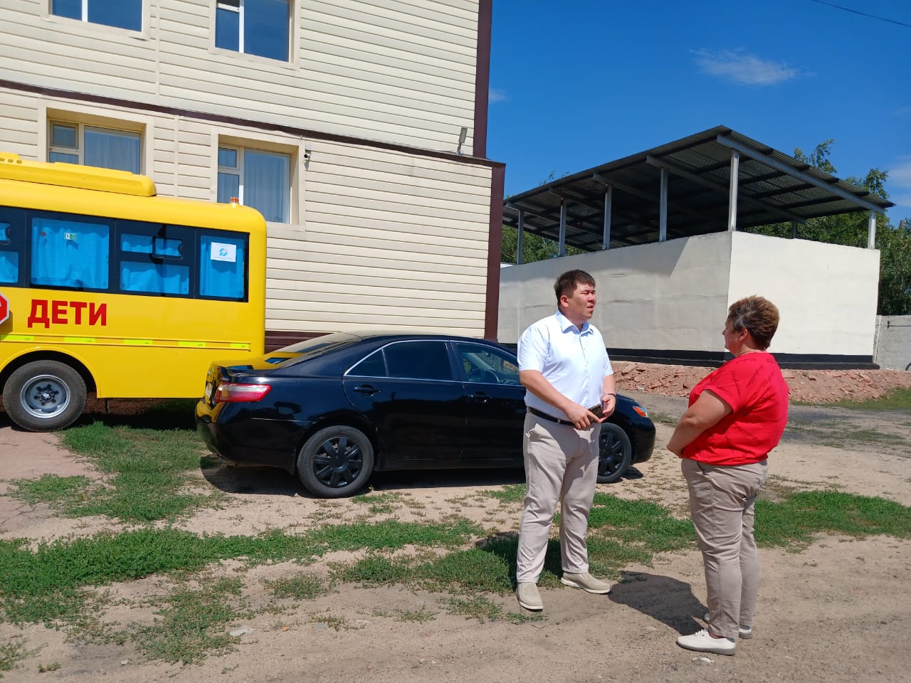 2024 жылғы 31 шілдеде Ақкөл ауданы әкімінің орынбасары Саят Қайроллыұлы Ахмеджанов жұмыс сапары аясында жөндеу жұмыстарының барысымен танысу мақсатында Ақмола облысы білім басқармасының" Урюпинка ауылы, Ақкөл ауданы "Балабақша-мектеп-интернат" арнайы кешені " КММ-де болды .