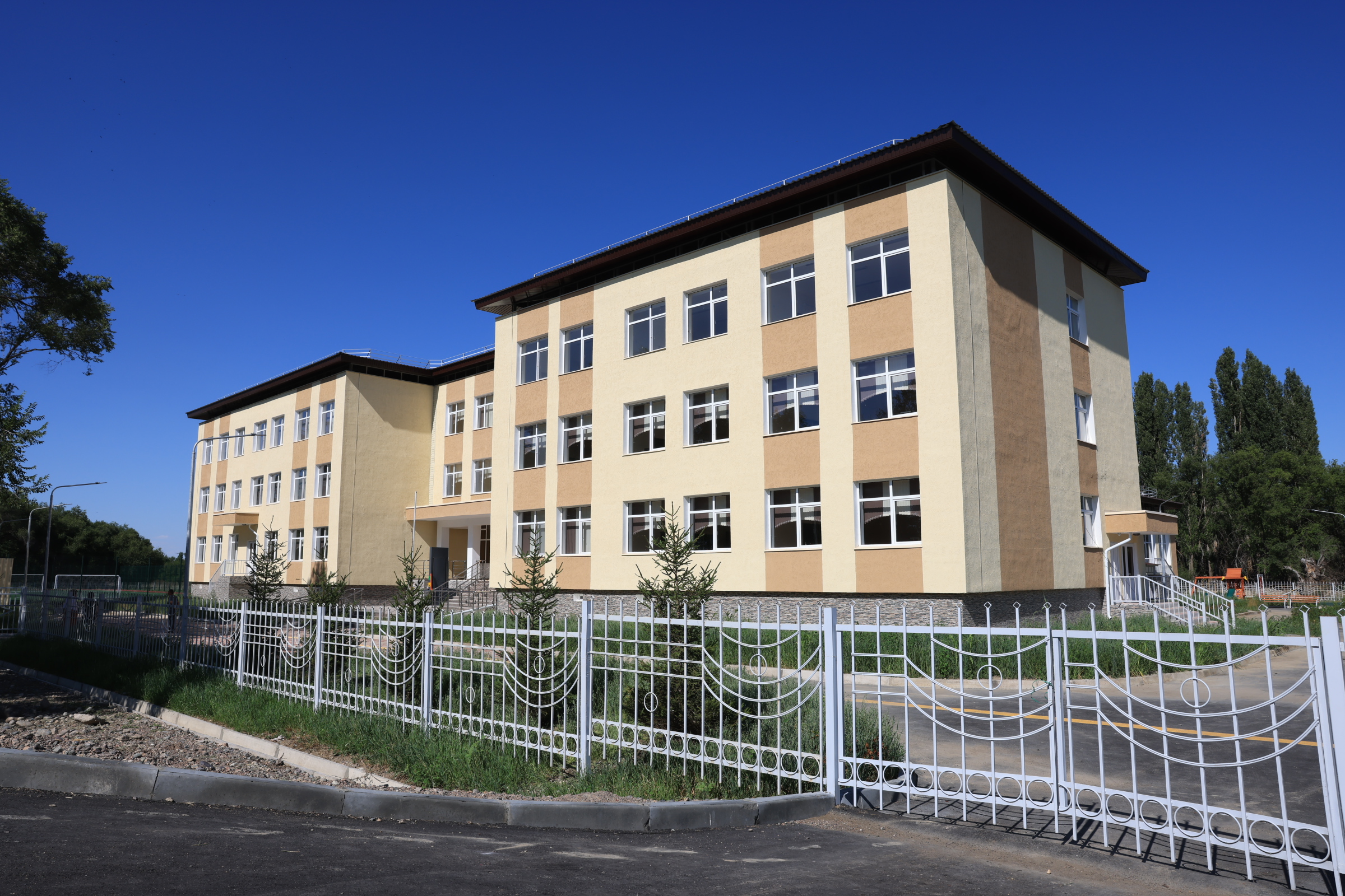 Жетісу облысы құрылғалы бері 12 жаңа мектеп салынып,  116 мектеп жаңғыртылды