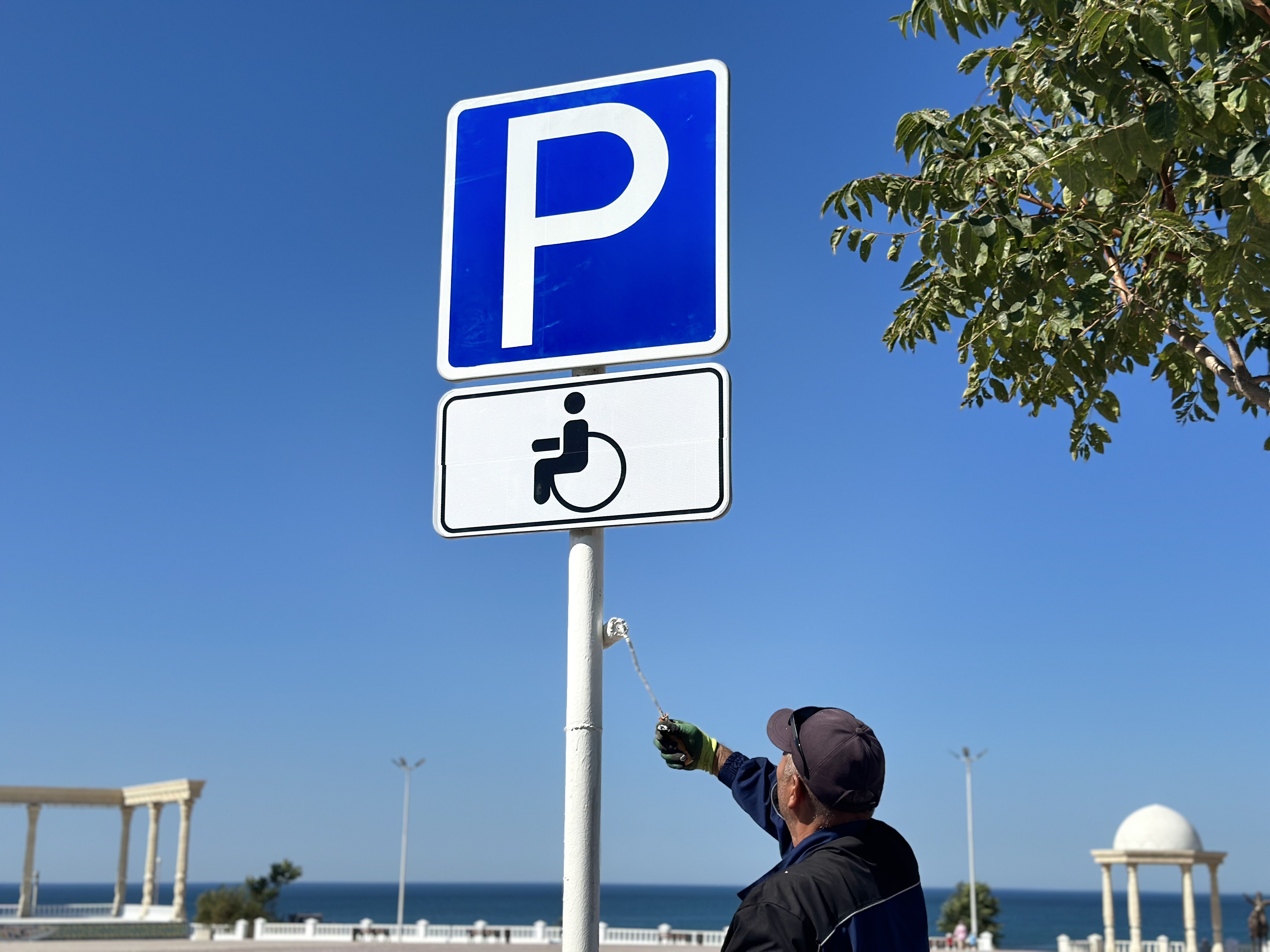 В Актау с начала года нанесено 30 тысяч квадратных метров дорожной разметки