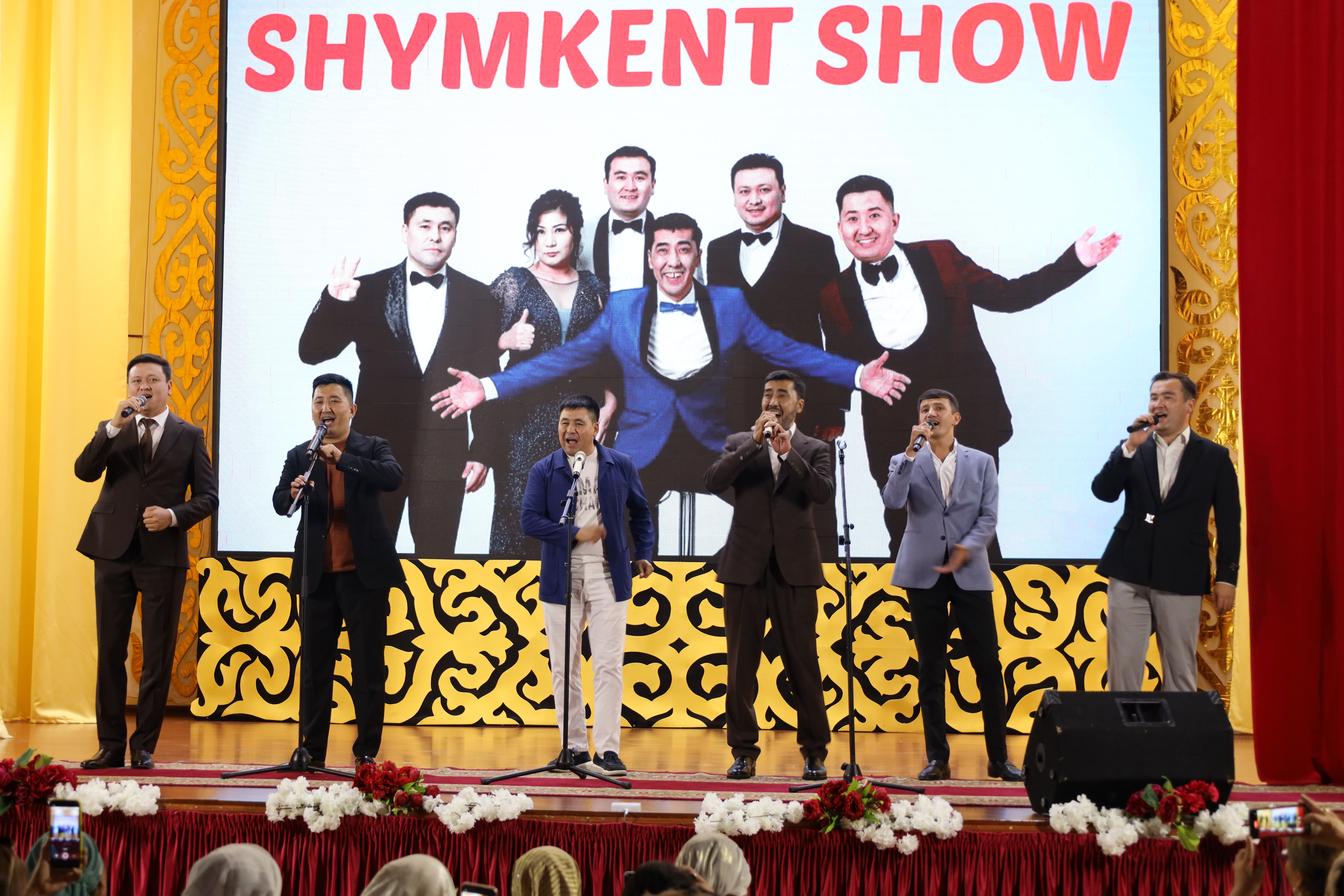 «ШЫМКЕНТ-ШОУ» ТЕАТРЫНЫҢ НЕГІЗІН ҚАЛАУШЫ ӘБДІХАЛЫҚ ӘБДІРАЙЫМҰЛЫНЫҢ ШЫҒАРМАШЫЛЫҚ КЕШІ ӨТТІ