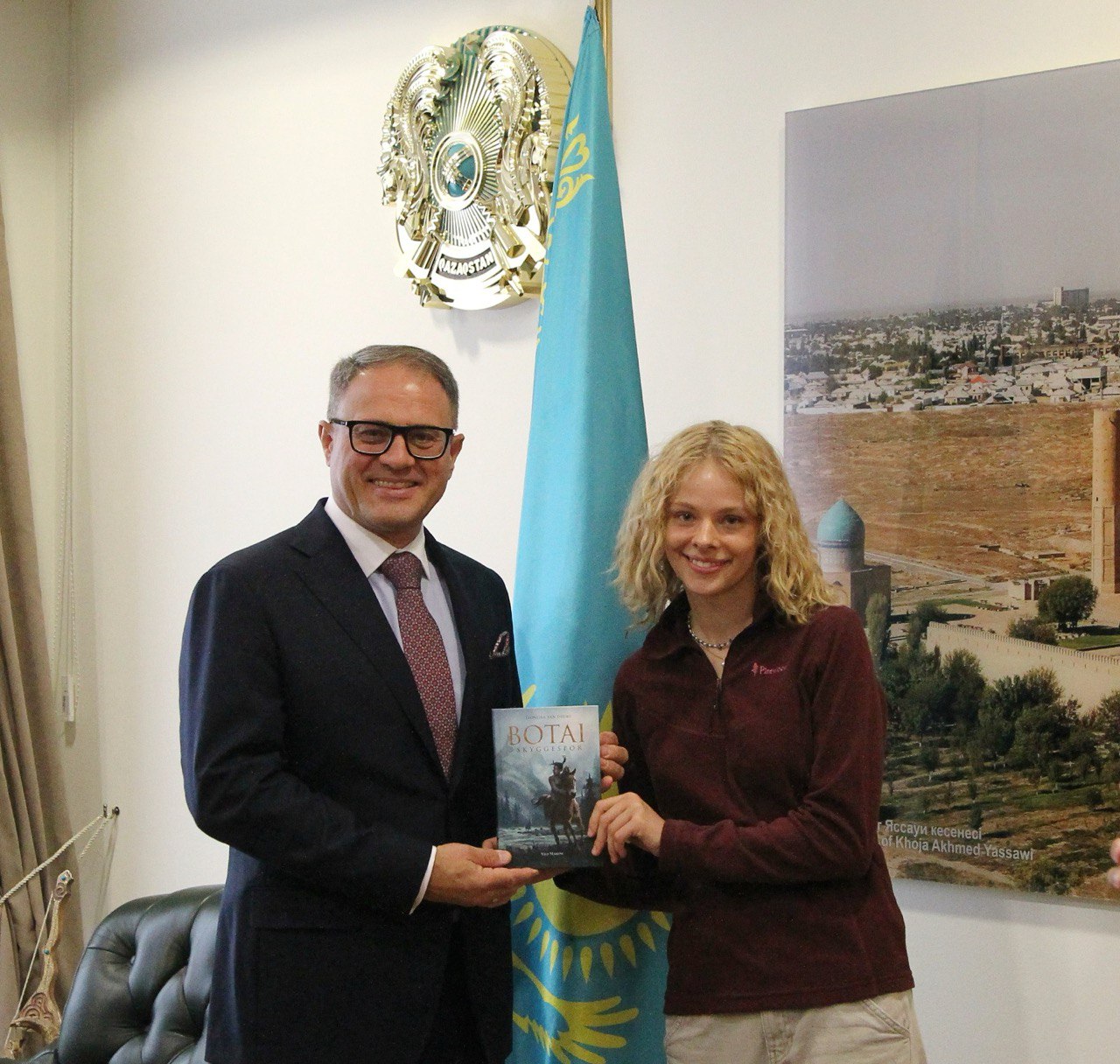 Meeting with the Author of the Novel “Botai – Shadowpath” Held at the Kazakh Foreign Ministry